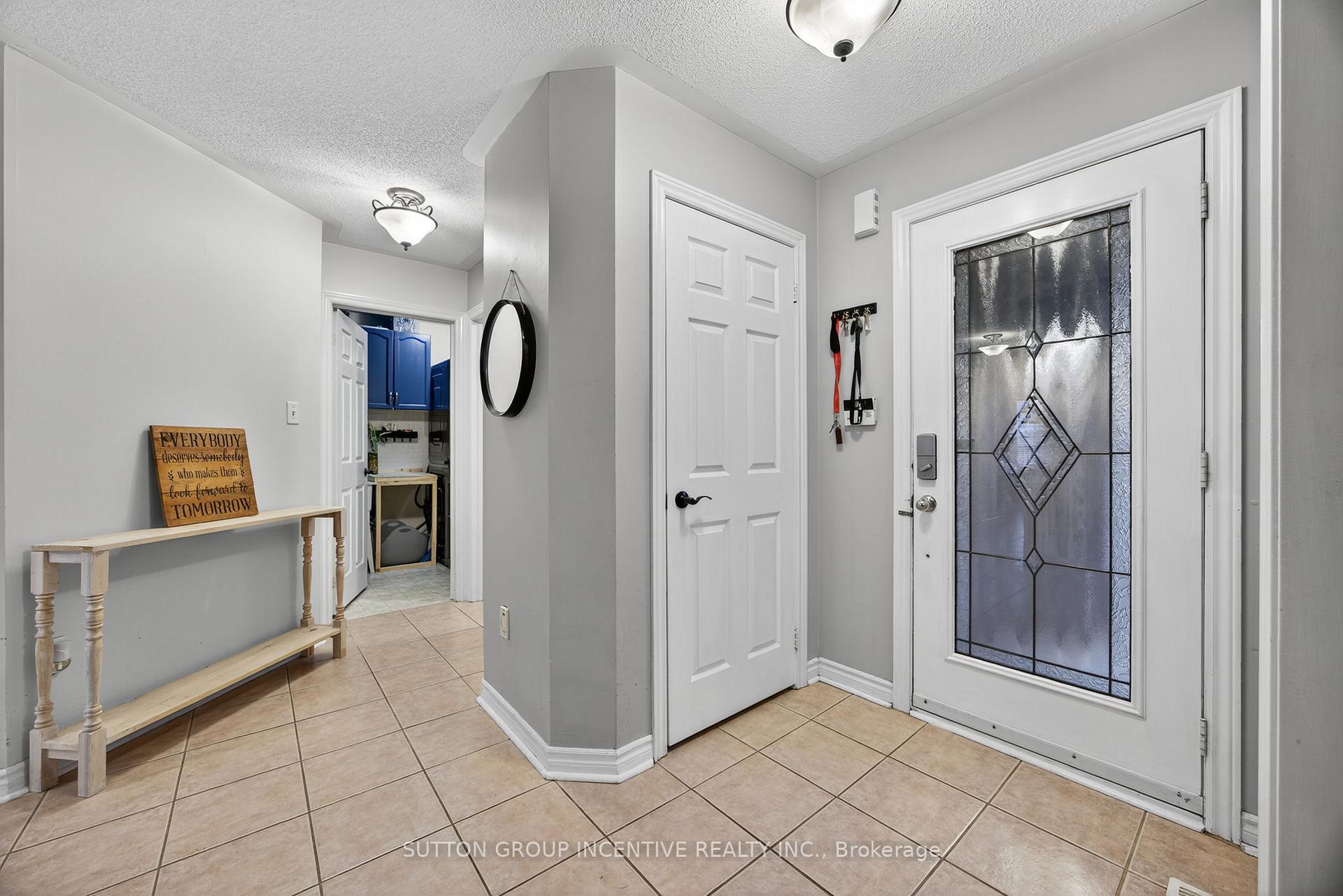 Photo 6 of 4 Dunnett Drive, Barrie, Ardagh — HOMEH