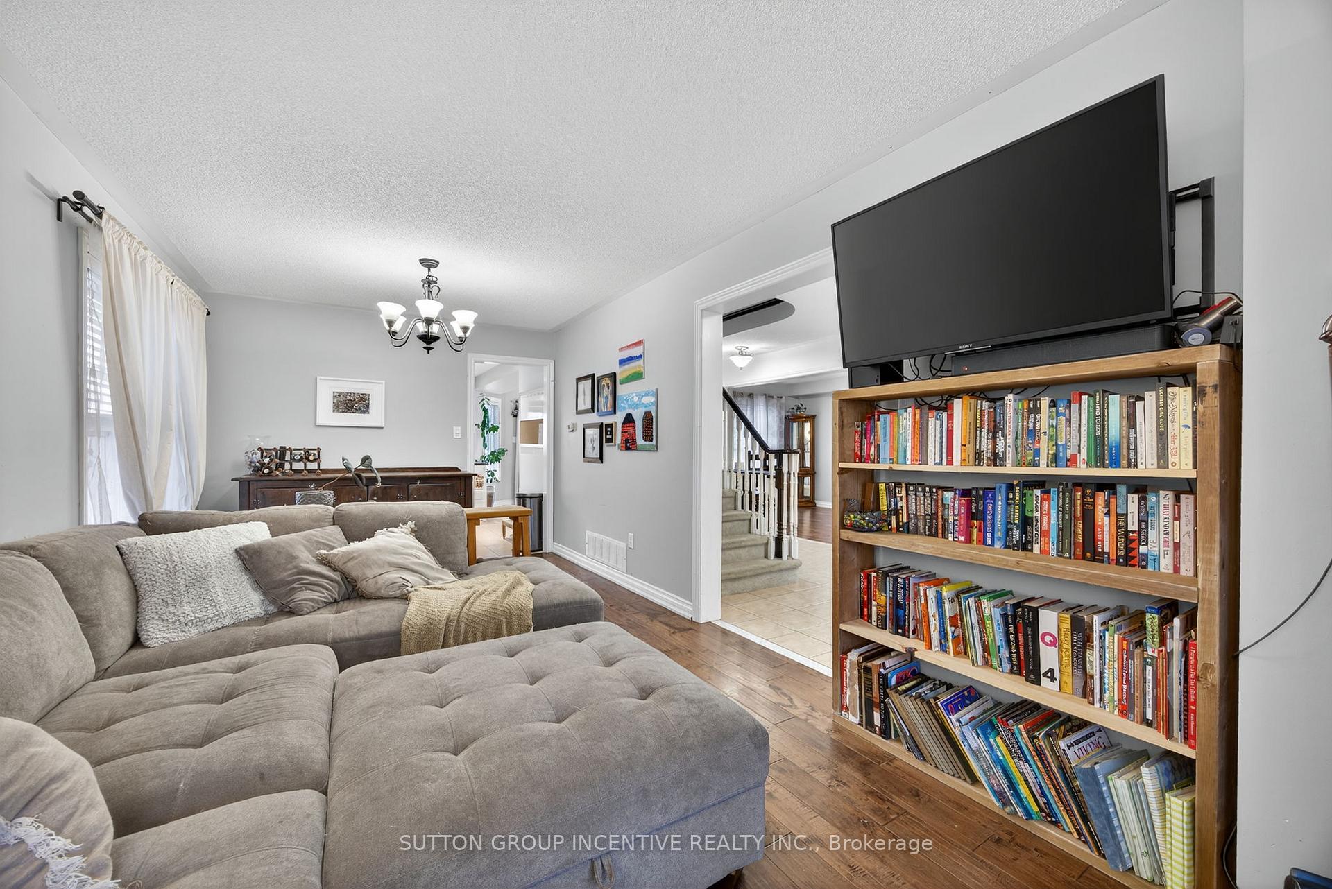 Photo 12 of 4 Dunnett Drive, Barrie, Ardagh — HOMEH