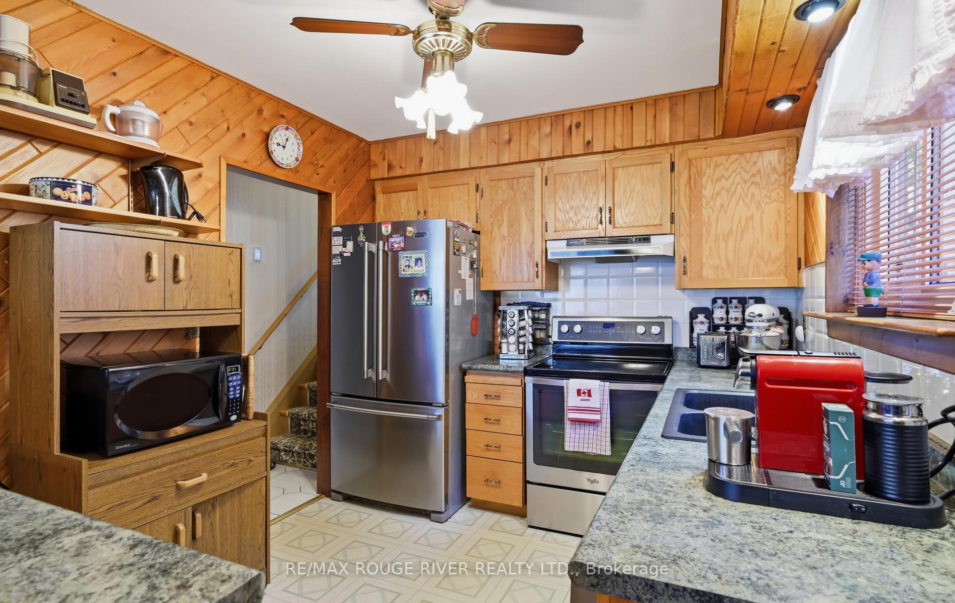 Photo 10 of 132 Athabasca Street, Oshawa, Donevan — HOMEH