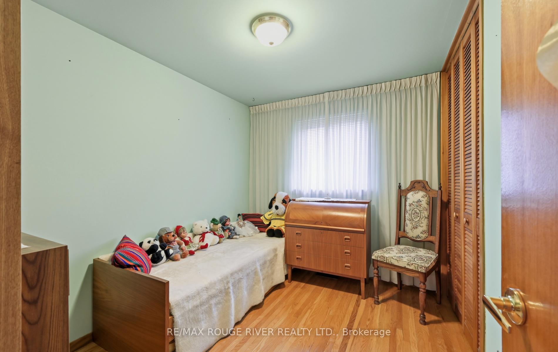 Photo 16 of 132 Athabasca Street, Oshawa, Donevan — HOMEH