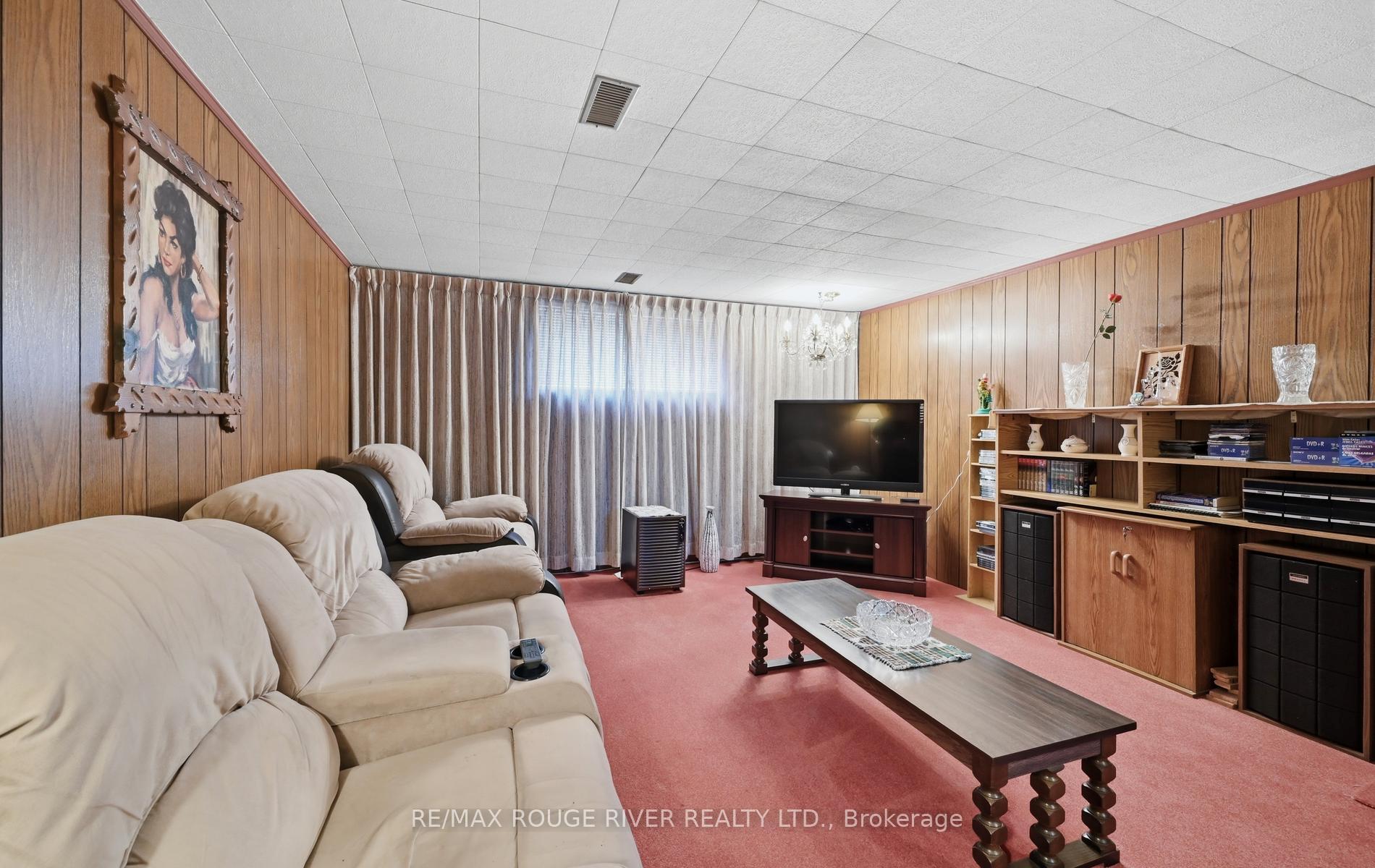 Photo 18 of 132 Athabasca Street, Oshawa, Donevan — HOMEH