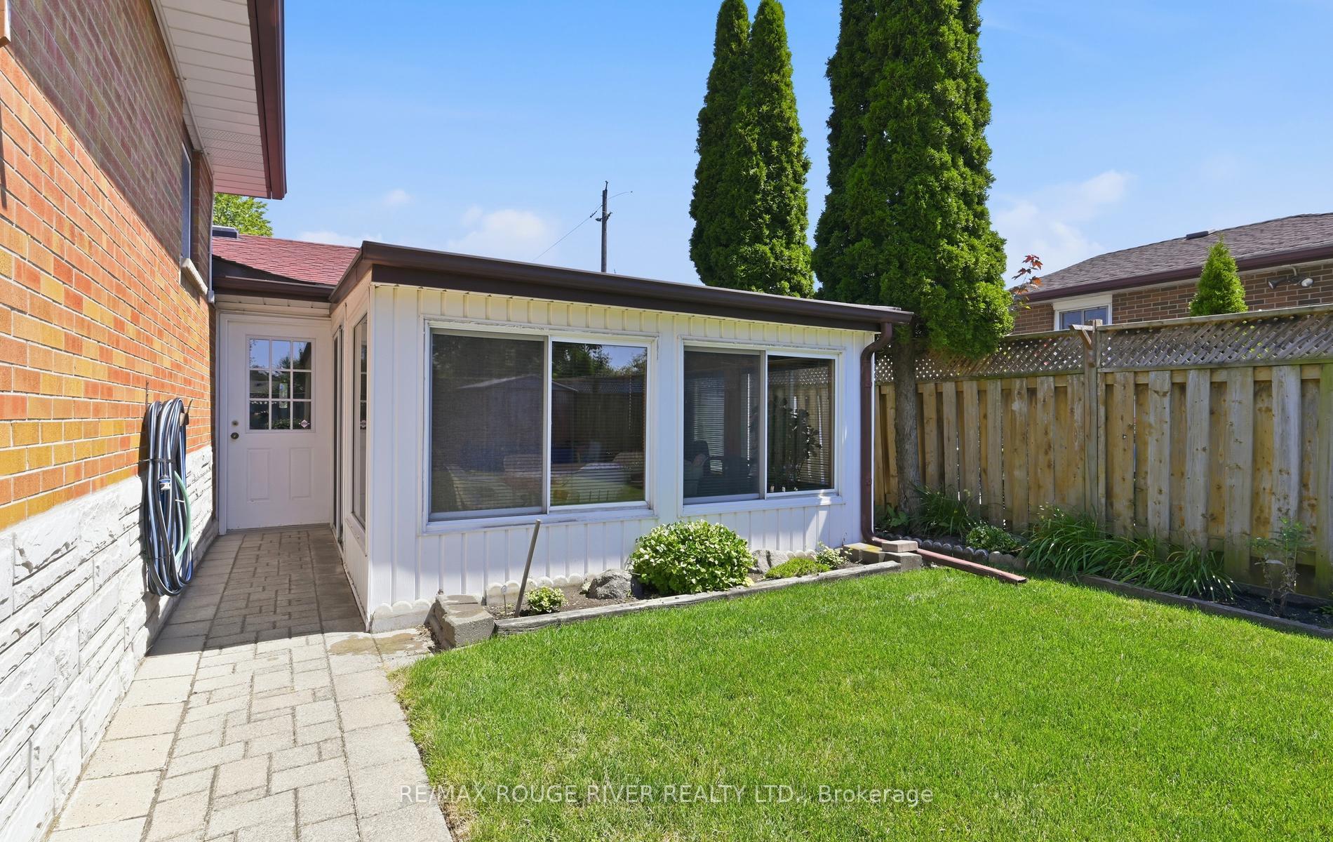 Photo 24 of 132 Athabasca Street, Oshawa, Donevan — HOMEH