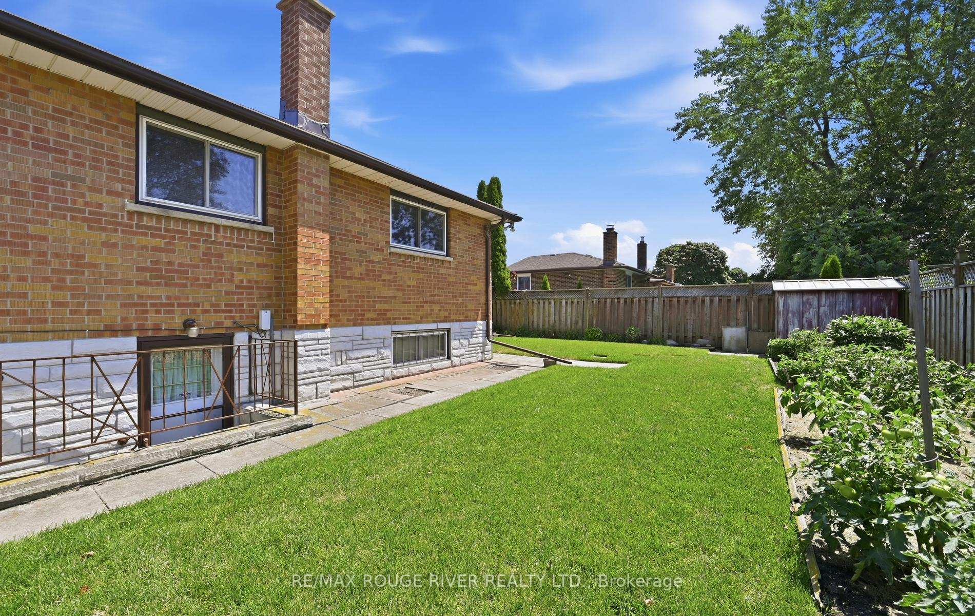 Photo 26 of 132 Athabasca Street, Oshawa, Donevan — HOMEH