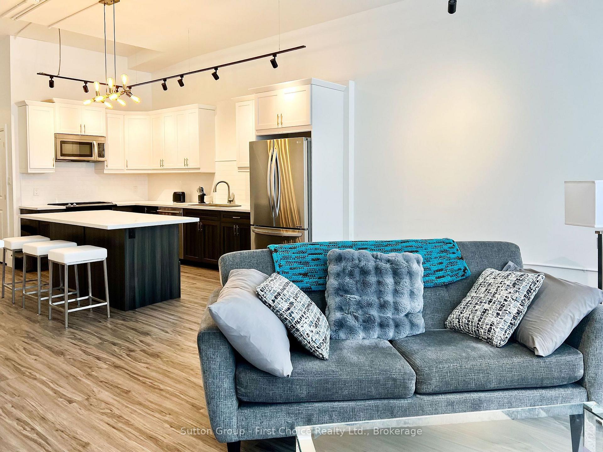 Photo 8 of Unit Upper, 41 Market Place, Stratford — HOMEH