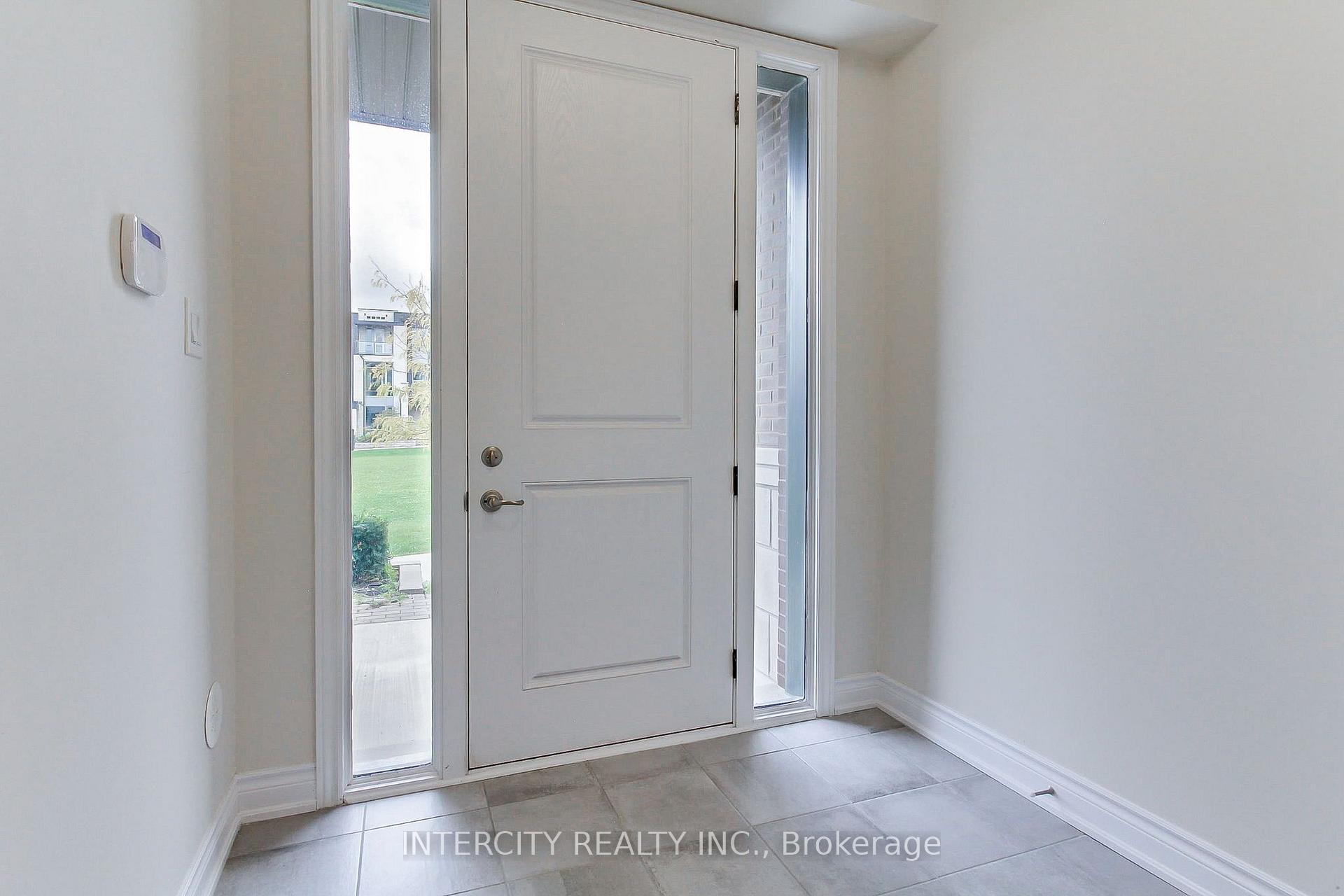 Photo 5 of 7 Adaskin Drive, Vaughan, Patterson — HOMEH