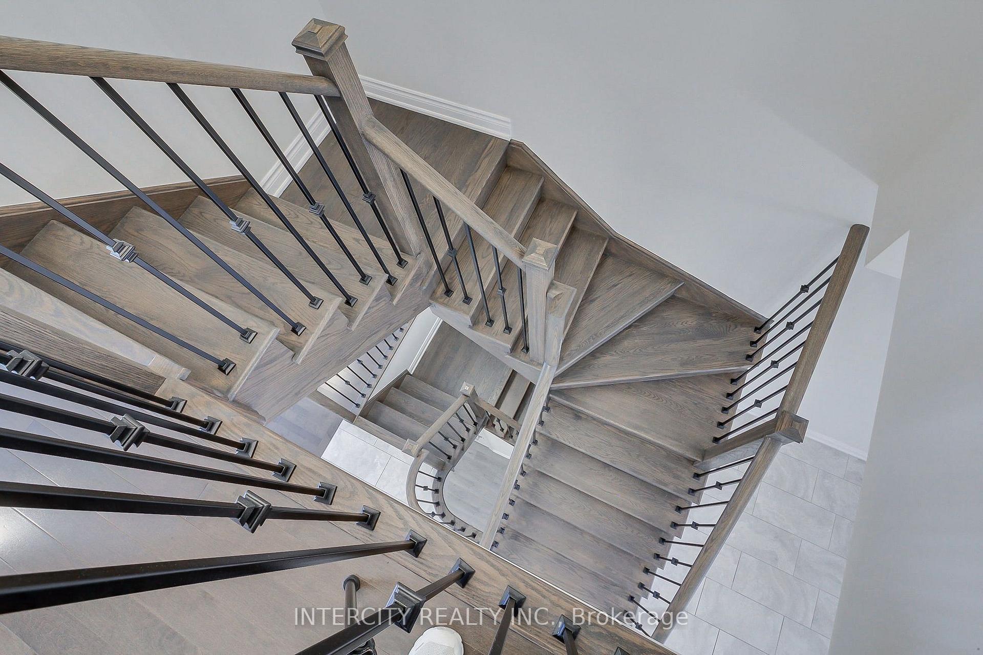 Photo 31 of 7 Adaskin Drive, Vaughan, Patterson — HOMEH