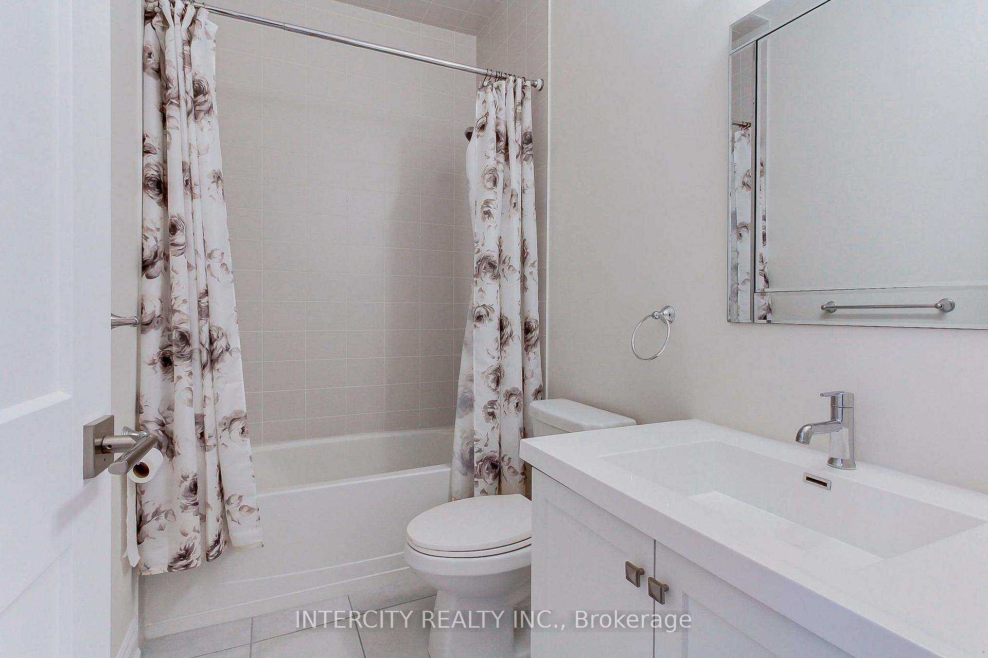 Photo 44 of 7 Adaskin Drive, Vaughan, Patterson — HOMEH