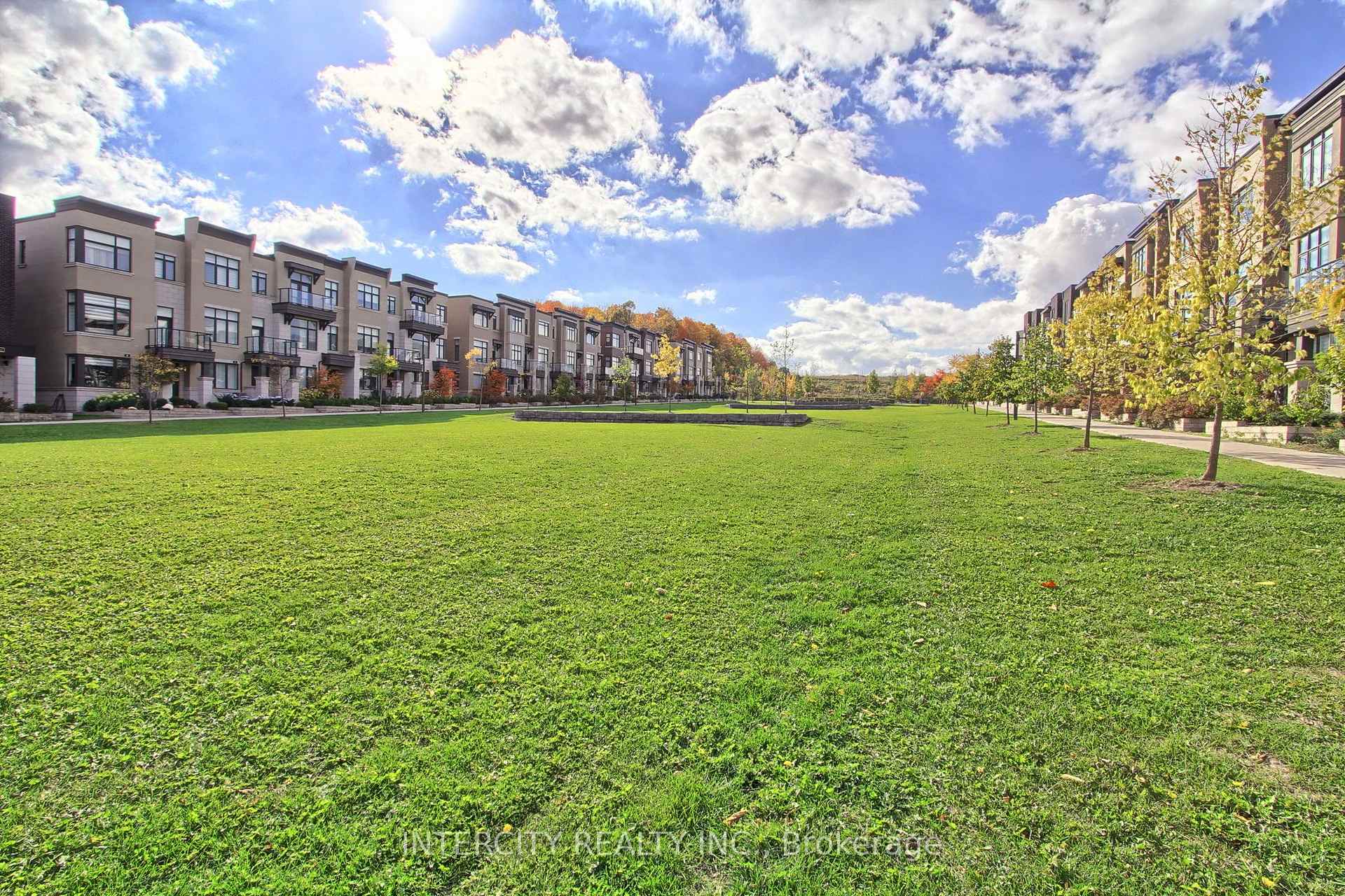 Photo 48 of 7 Adaskin Drive, Vaughan, Patterson — HOMEH