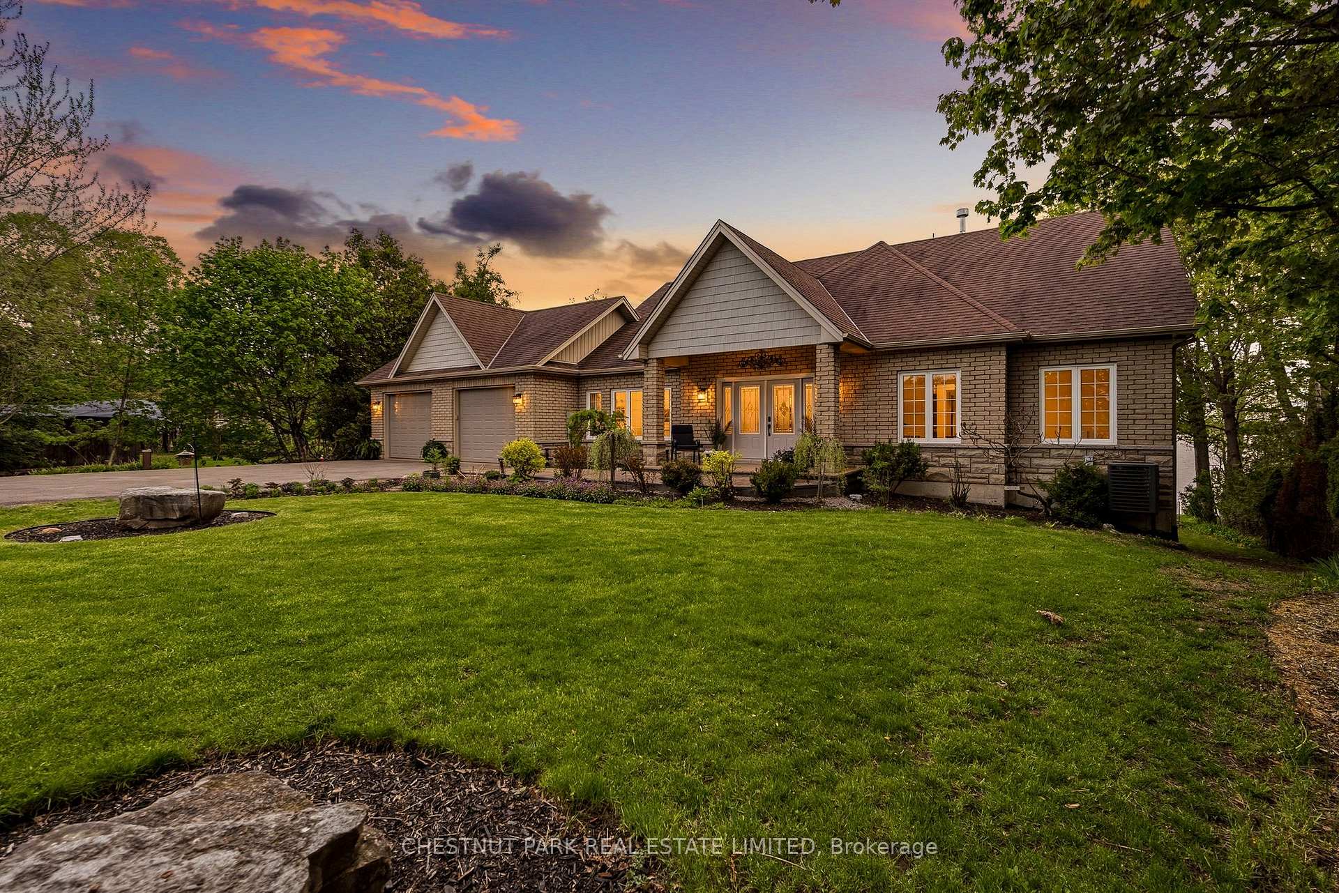 Photo 8 of 89 Gilson Street, Kawartha Lakes, Mariposa — HOMEH