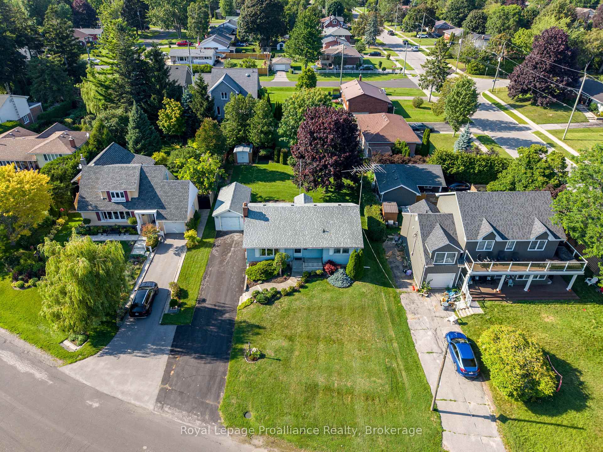 Photo 5 of 550 Lakeshore Road, Cobourg — HOMEH