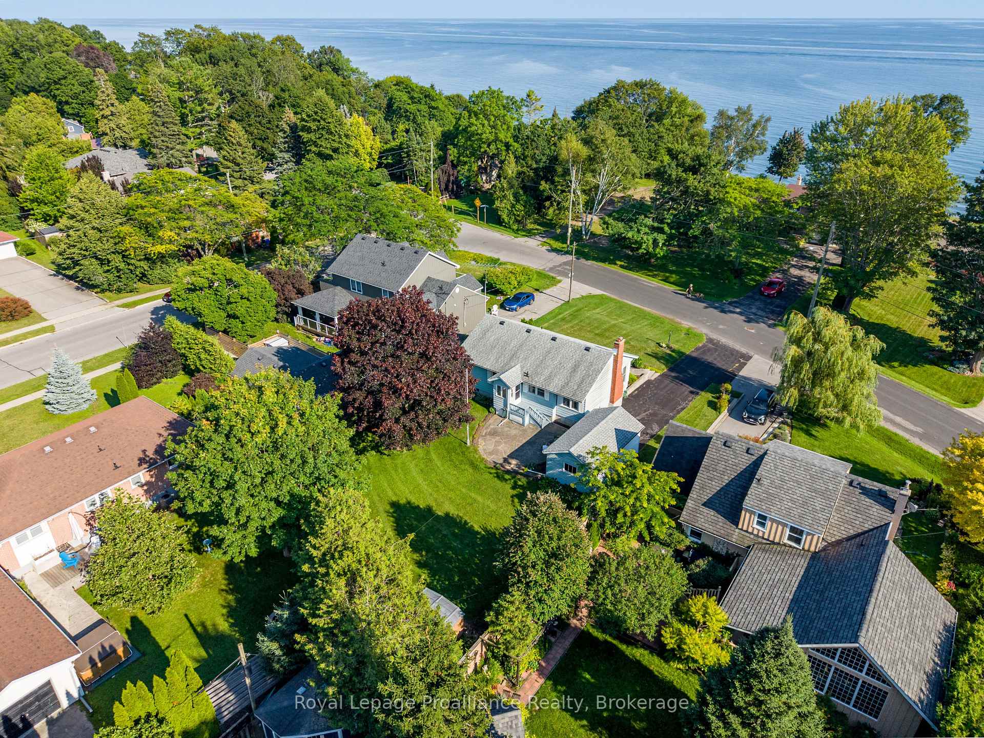 Photo 10 of 550 Lakeshore Road, Cobourg — HOMEH