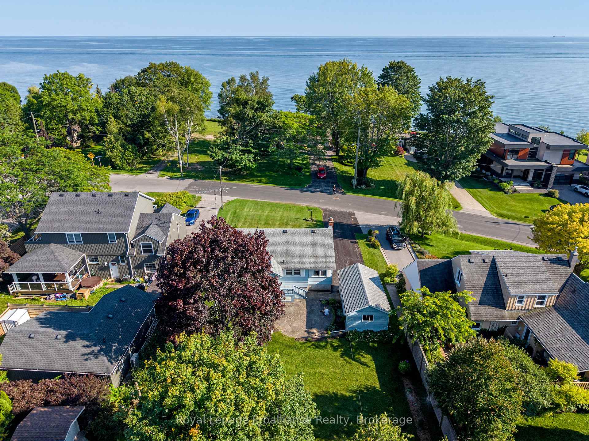 Photo 11 of 550 Lakeshore Road, Cobourg — HOMEH