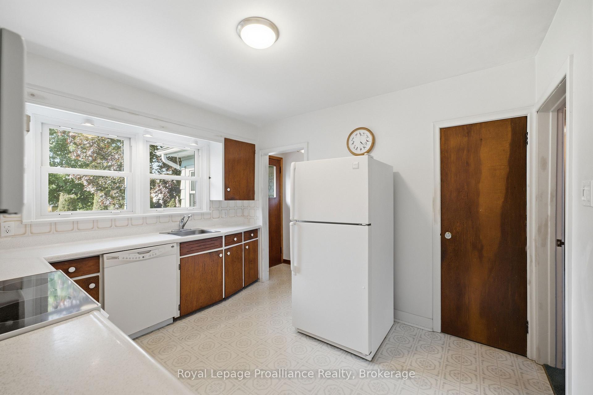 Photo 34 of 550 Lakeshore Road, Cobourg — HOMEH