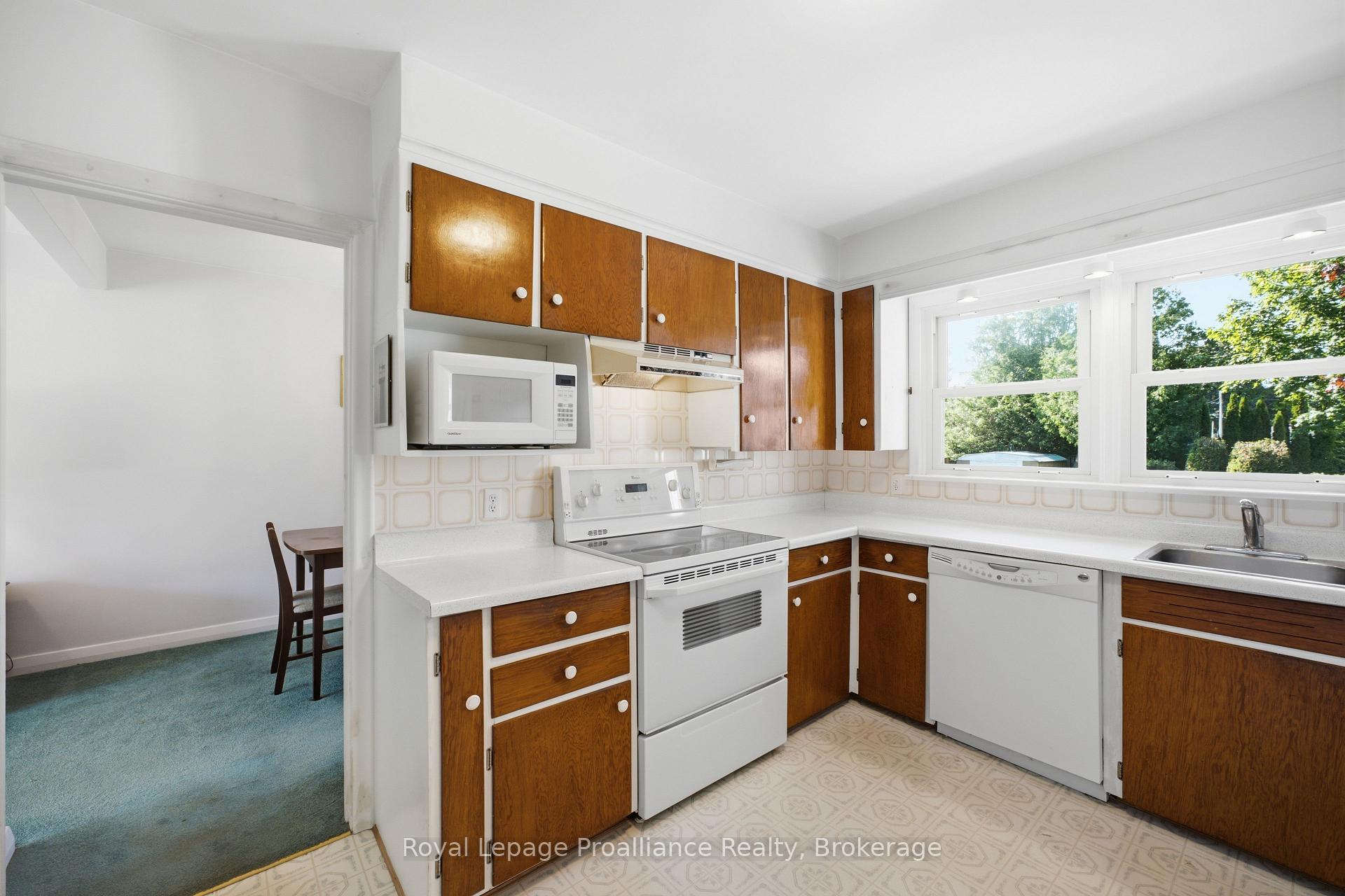 Photo 35 of 550 Lakeshore Road, Cobourg — HOMEH