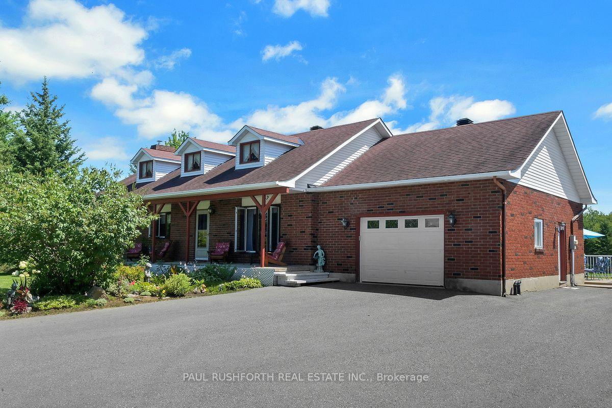 Photo 2 of 2362 Russland Road, Russell, Russell Twp — HOMEH