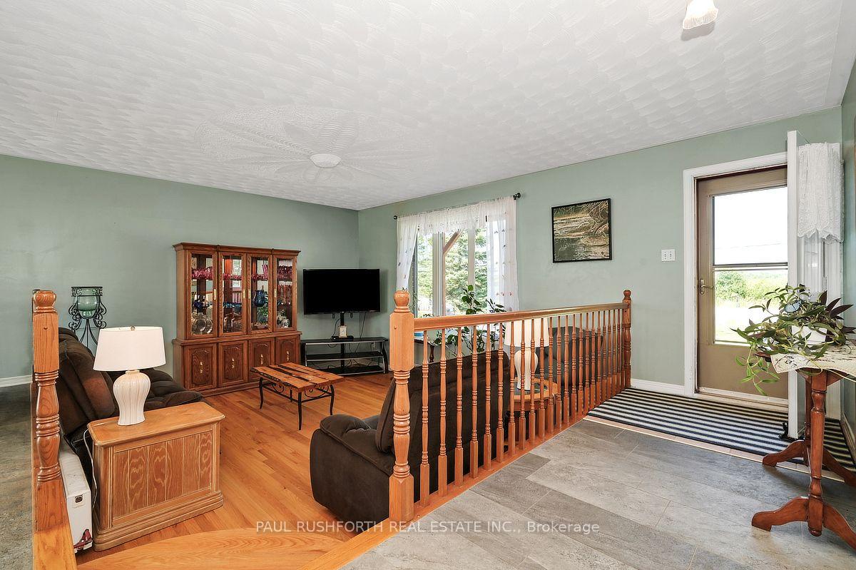 Photo 6 of 2362 Russland Road, Russell, Russell Twp — HOMEH