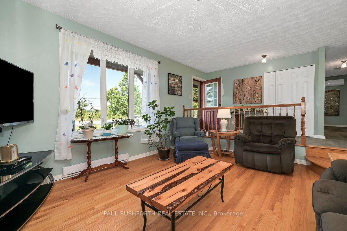 Photo 8 of 2362 Russland Road, Russell, Russell Twp — HOMEH
