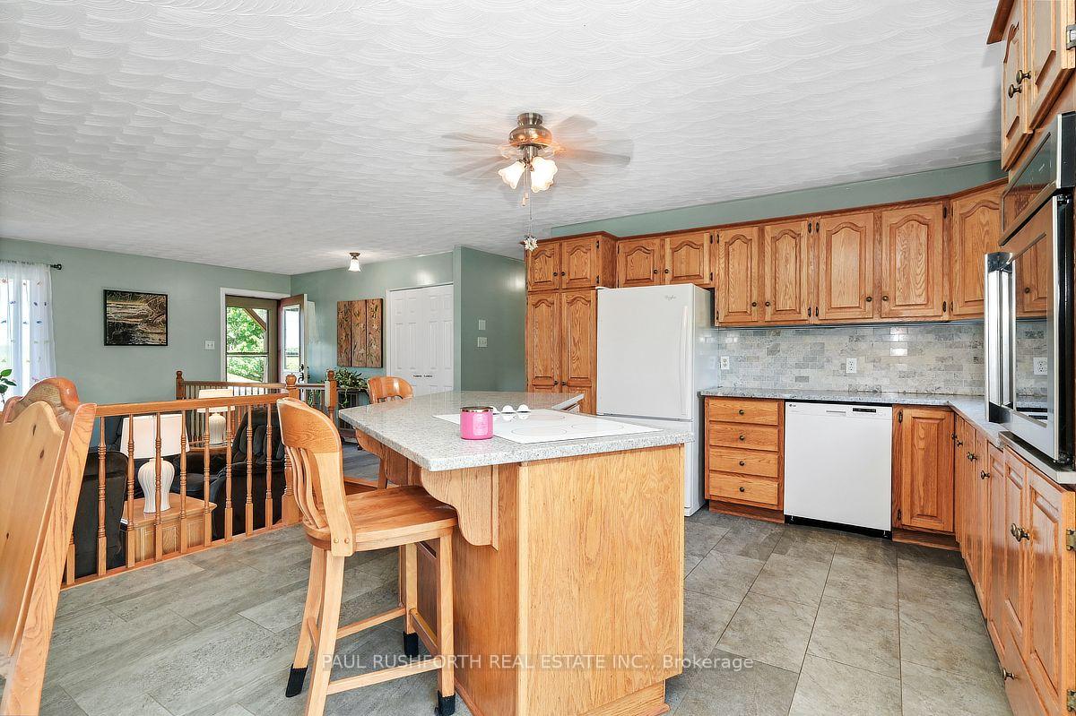 Photo 11 of 2362 Russland Road, Russell, Russell Twp — HOMEH