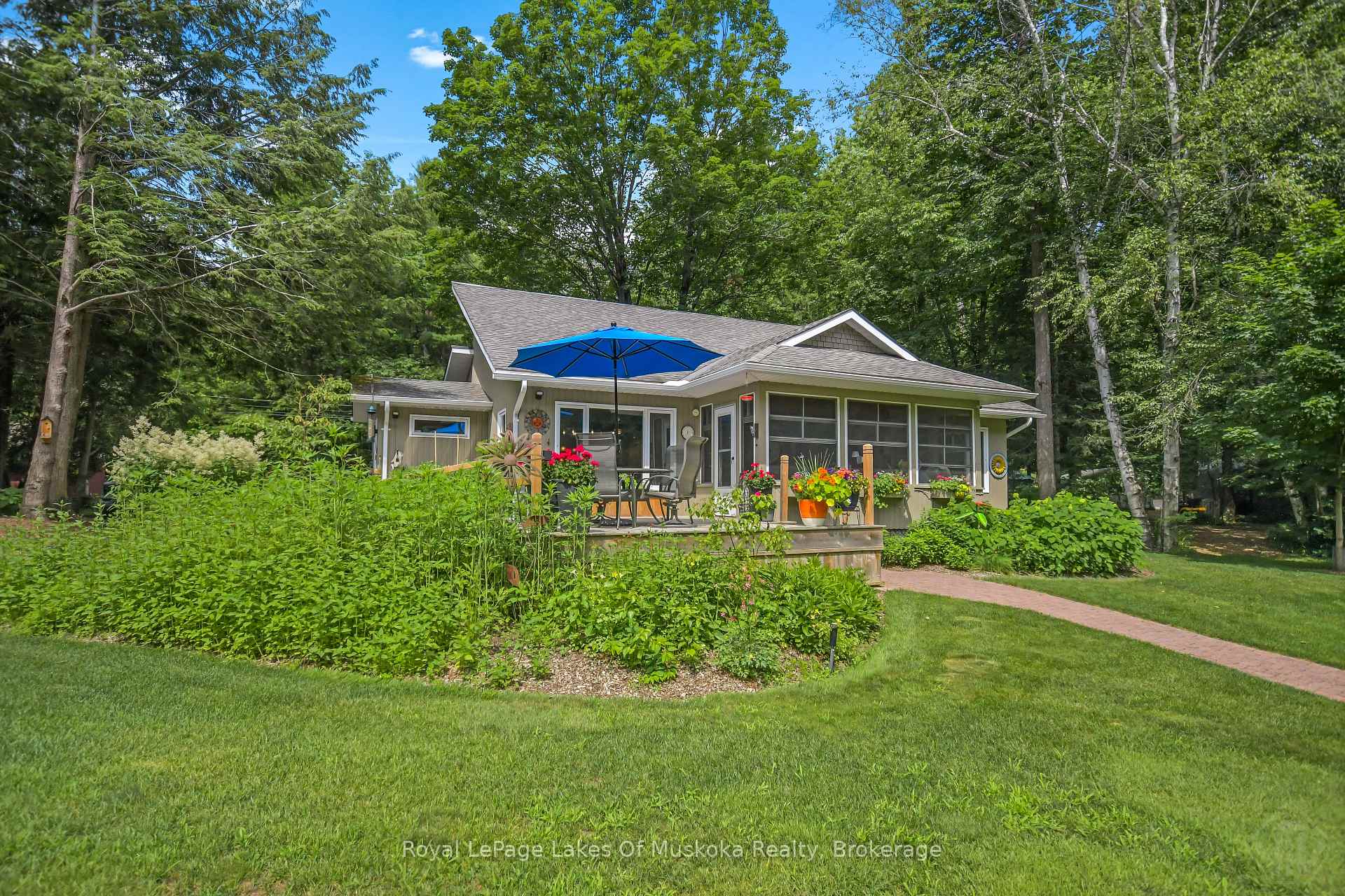 Photo 3 of 15 Summer Lane, Bracebridge, Draper — HOMEH