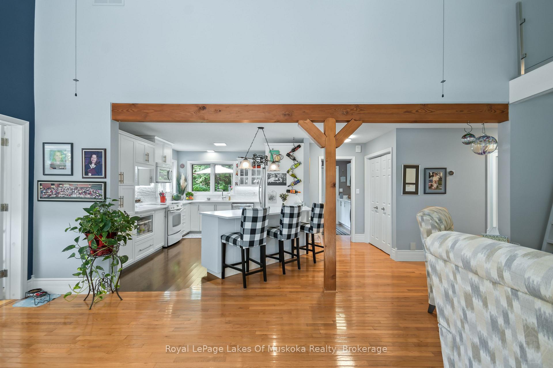 Photo 9 of 15 Summer Lane, Bracebridge, Draper — HOMEH