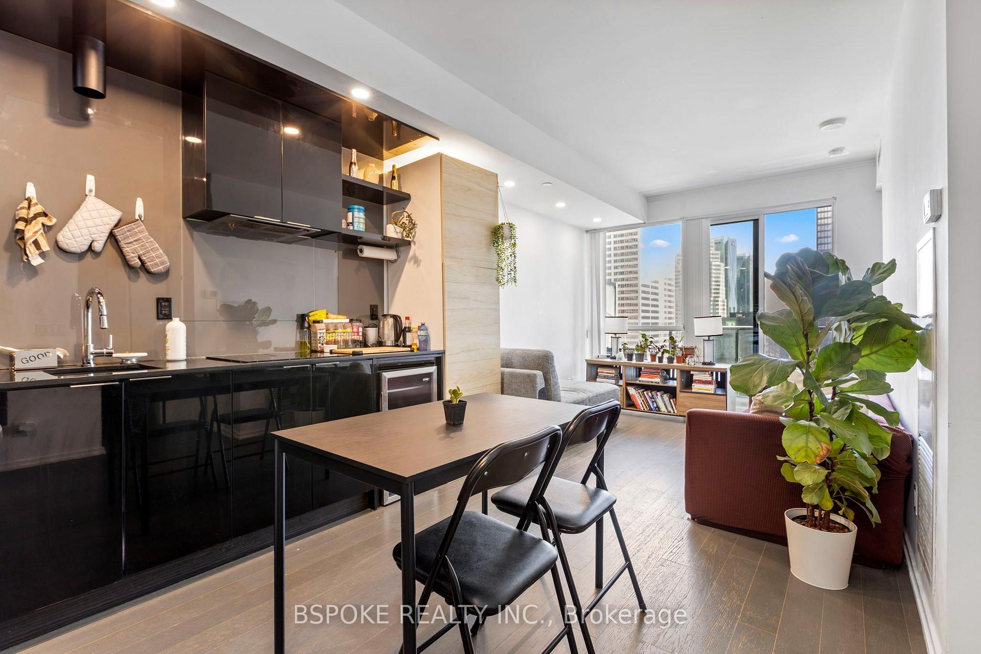 Photo 6 of Unit 4207, 70 Temperance Street, Toronto, Bay Street Corridor — HOMEH