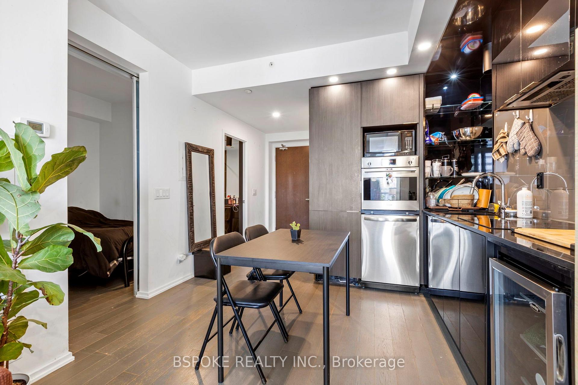 Photo 7 of Unit 4207, 70 Temperance Street, Toronto, Bay Street Corridor — HOMEH