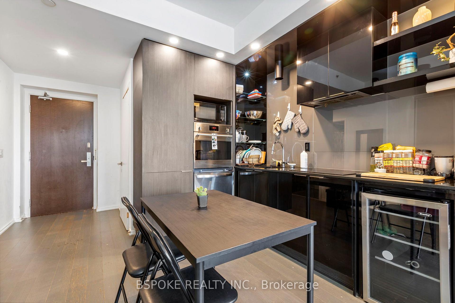 Photo 8 of Unit 4207, 70 Temperance Street, Toronto, Bay Street Corridor — HOMEH