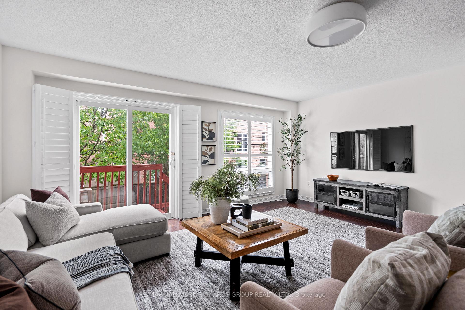 Photo 4 of 91 Wilkes Crescent, Scarborough, Clairlea-Birchmount — HOMEH