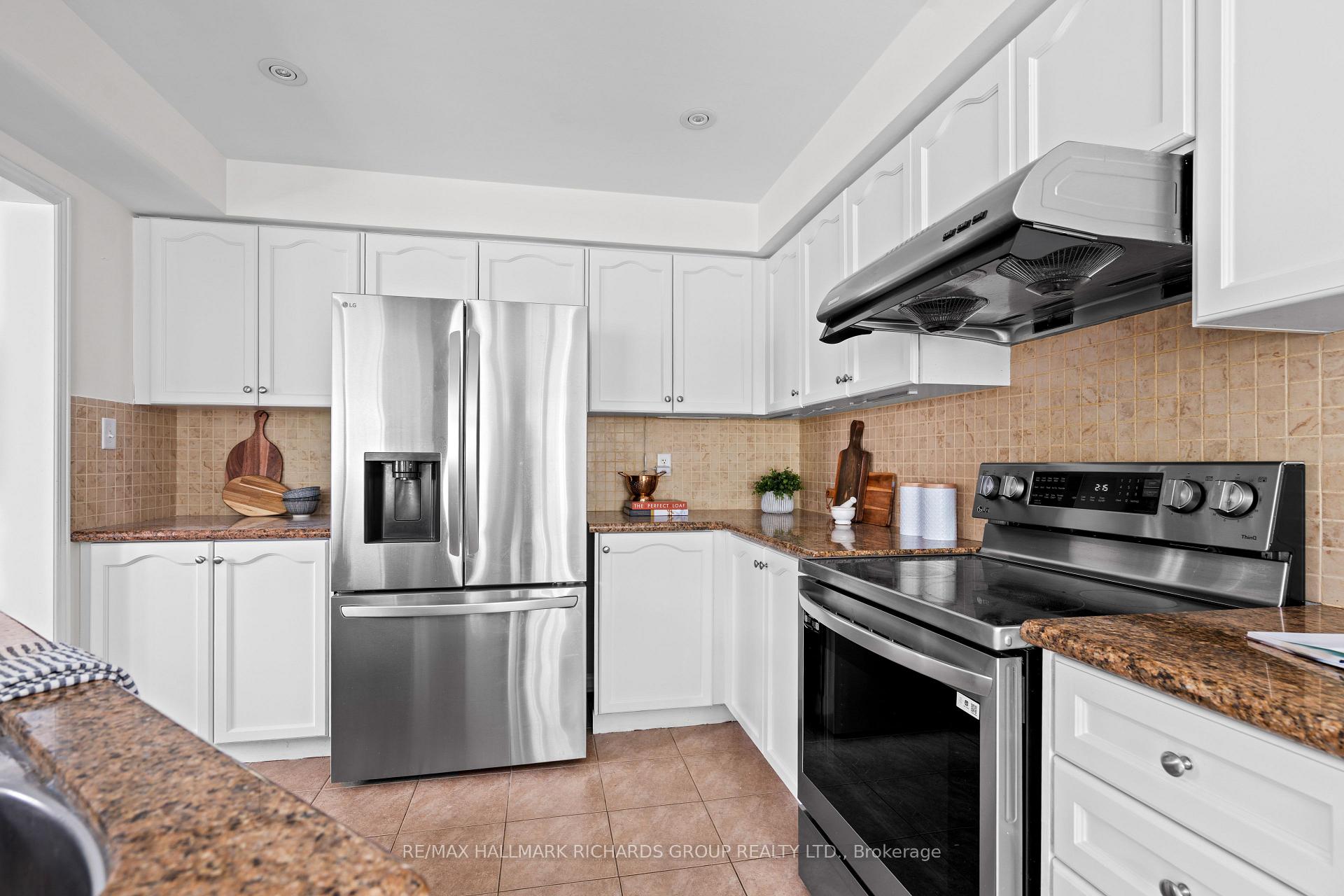 Photo 11 of 91 Wilkes Crescent, Scarborough, Clairlea-Birchmount — HOMEH
