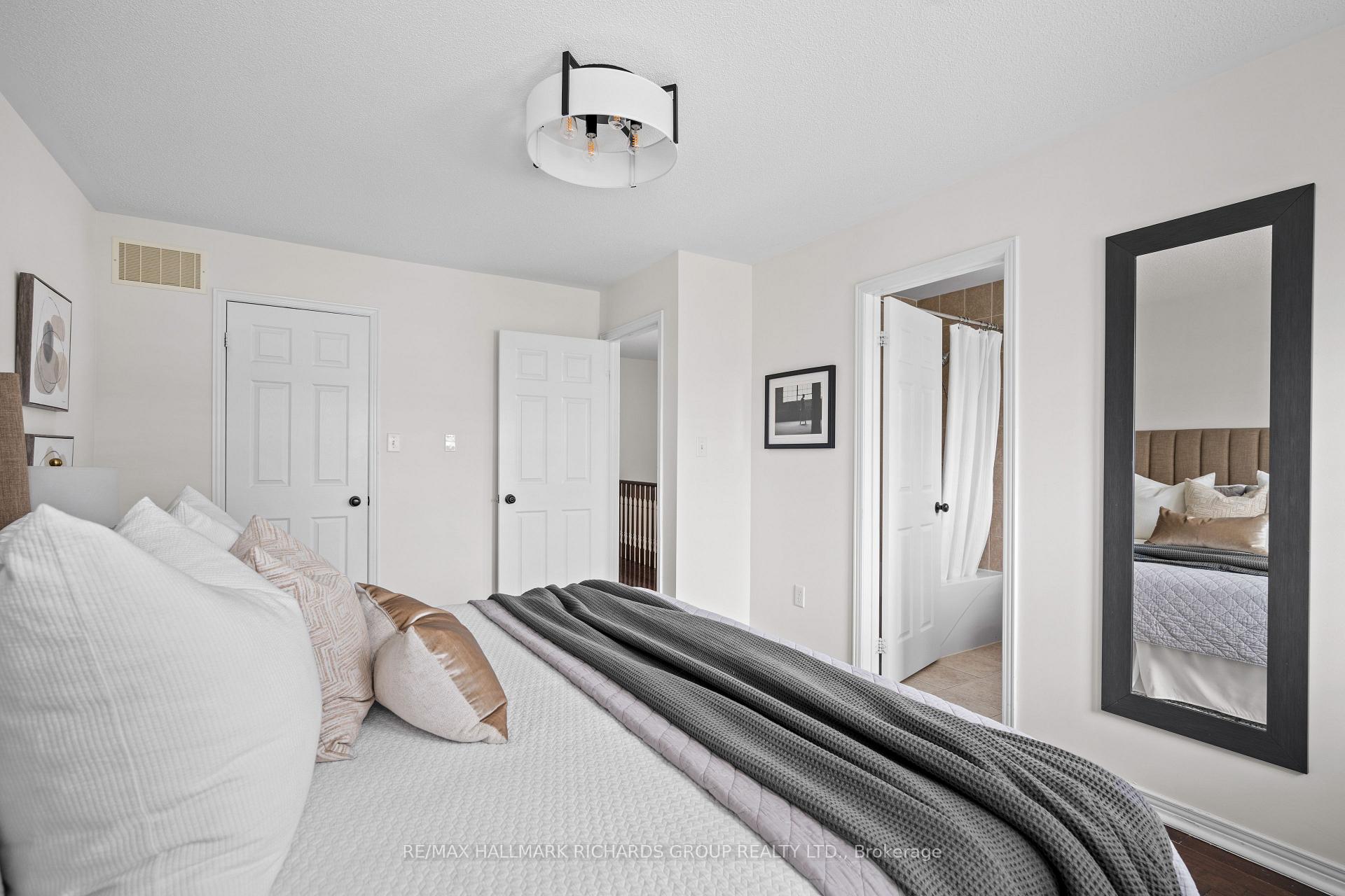Photo 18 of 91 Wilkes Crescent, Scarborough, Clairlea-Birchmount — HOMEH