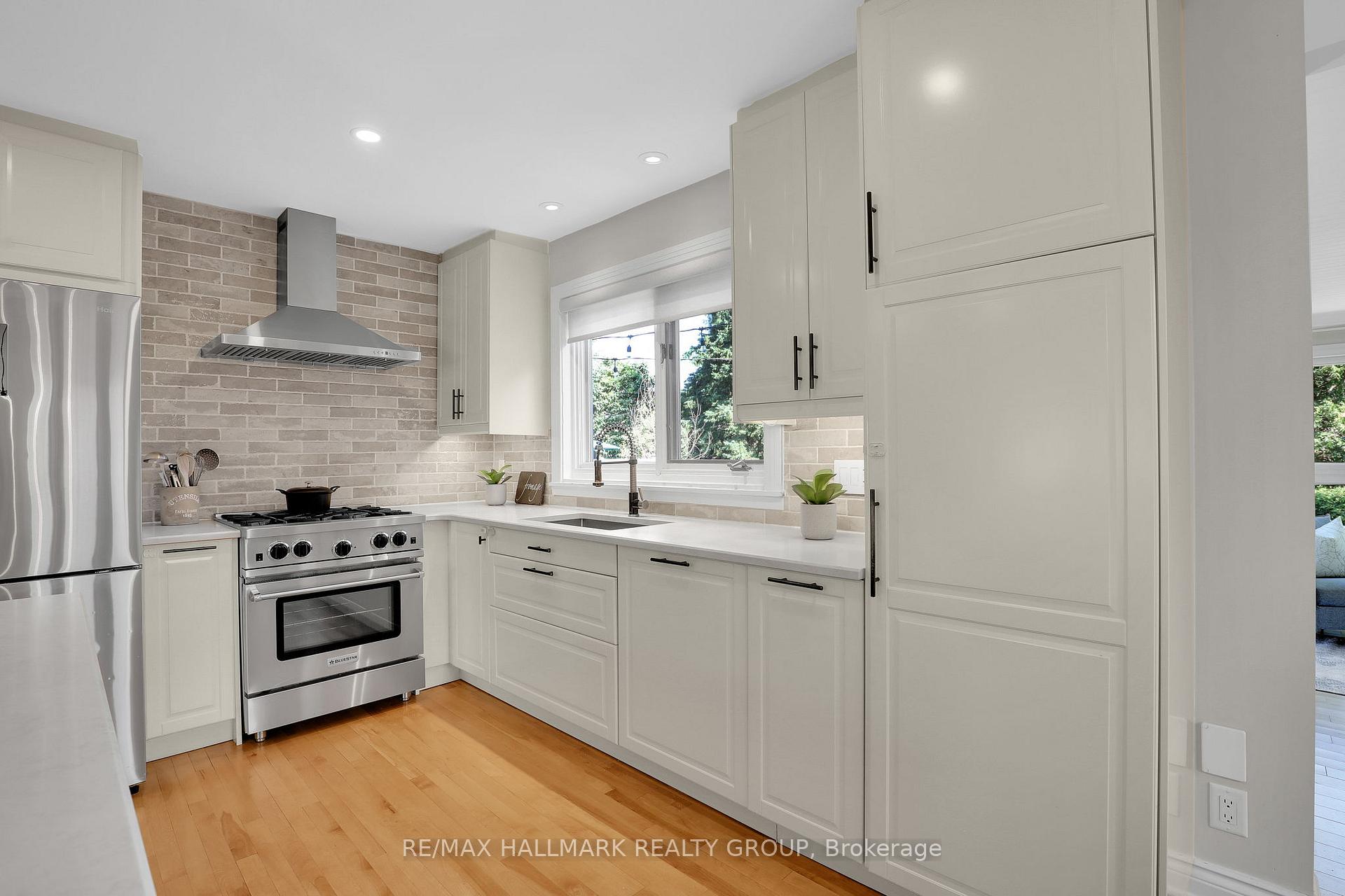 Photo 25 of 199 Rachael Avenue, Ottawa, Applewood Acres — HOMEH