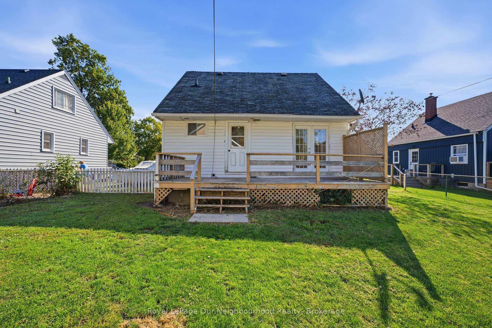 Photo 2 of 367 Campbell Street, Cobourg — HOMEH