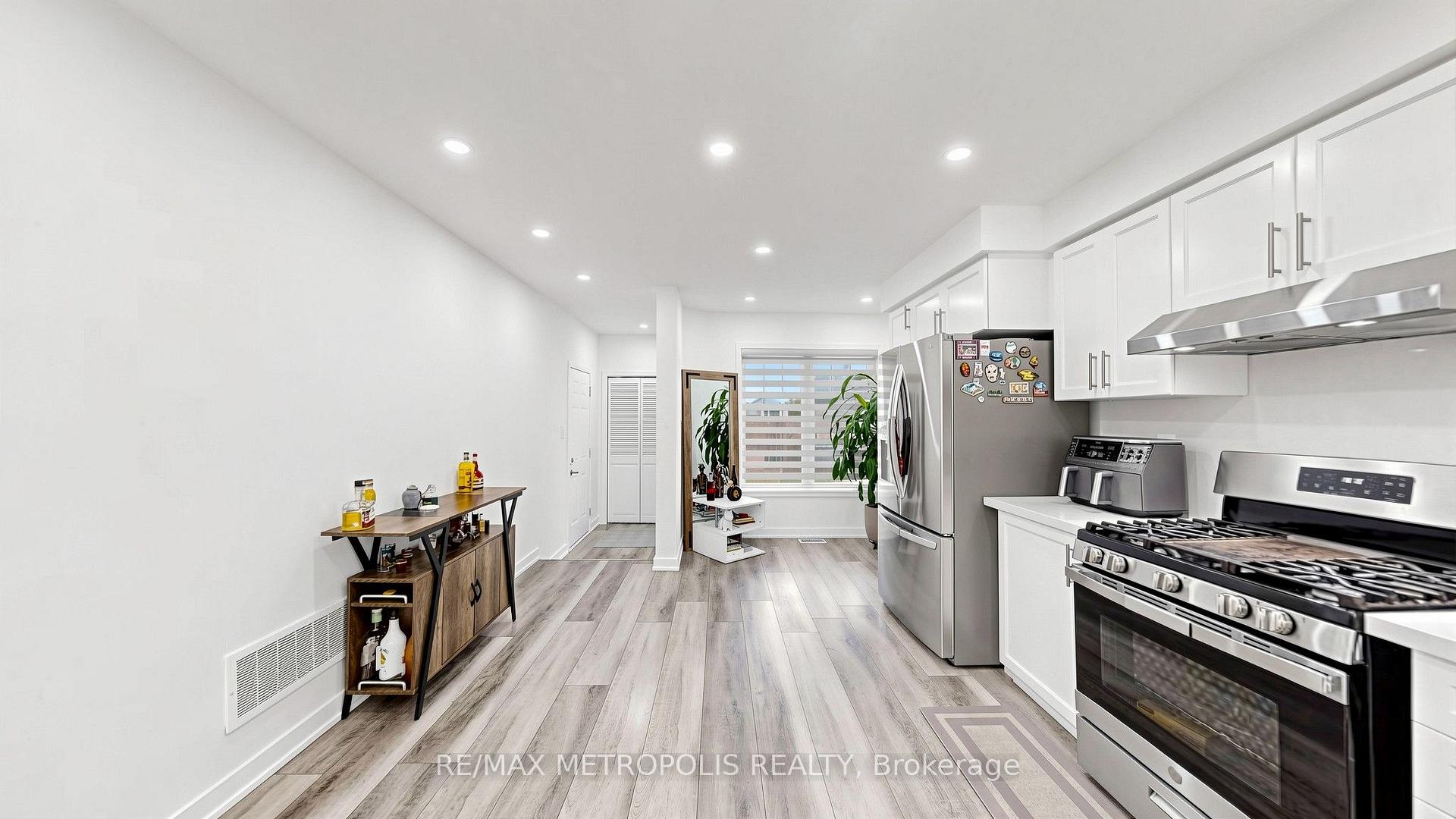 Photo 12 of 75 Willet Terrace, Milton, Harrison — HOMEH