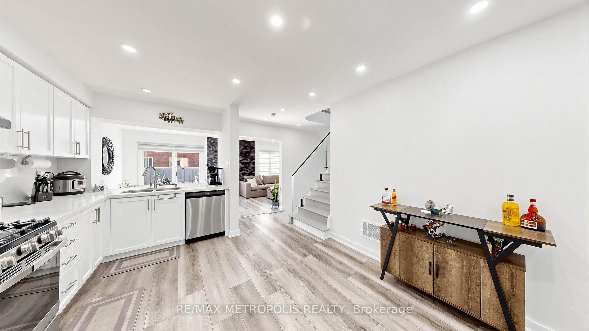 Photo 17 of 75 Willet Terrace, Milton, Harrison — HOMEH