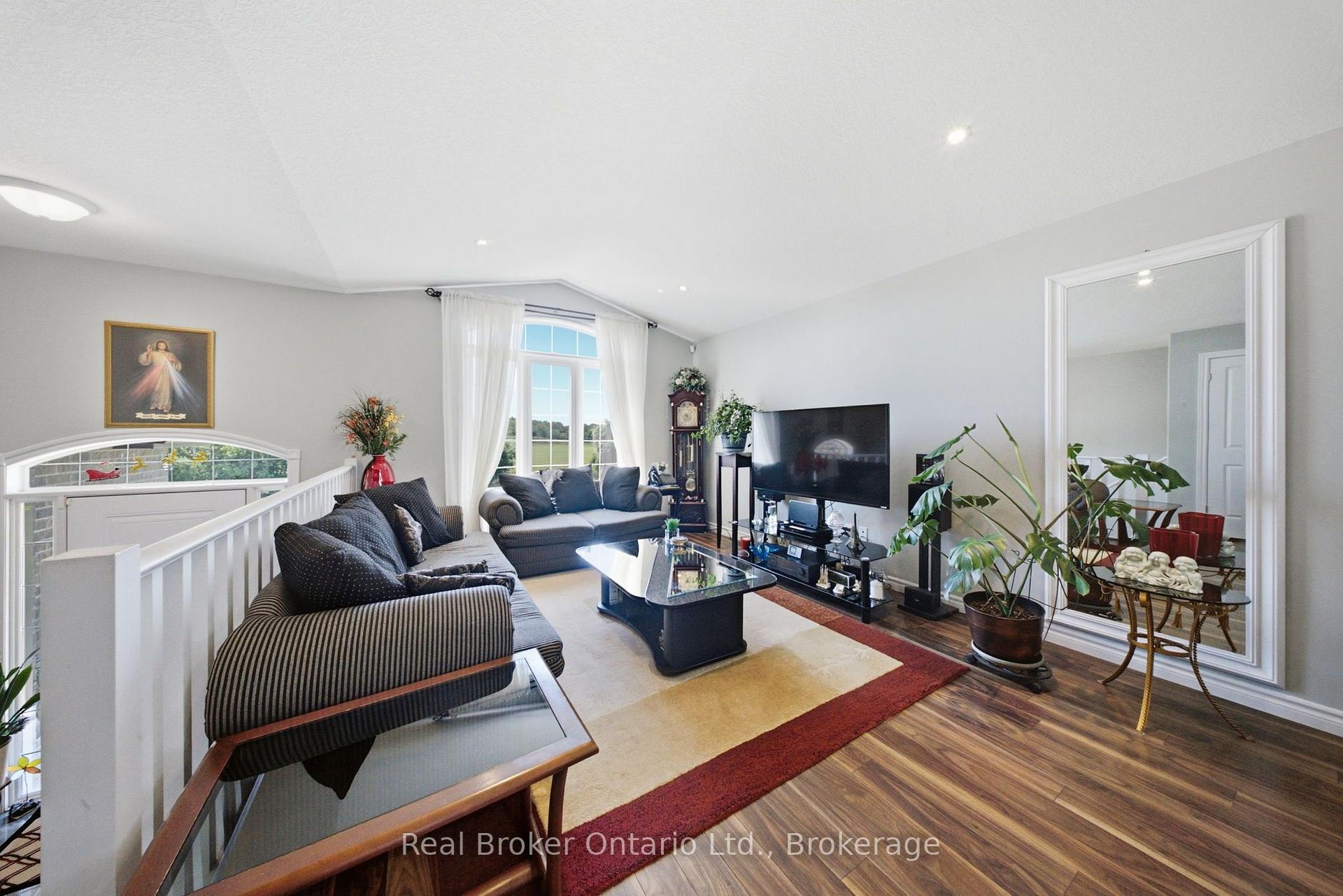 Photo 8 of 360 Dover Avenue, Norfolk, Port Dover — HOMEH
