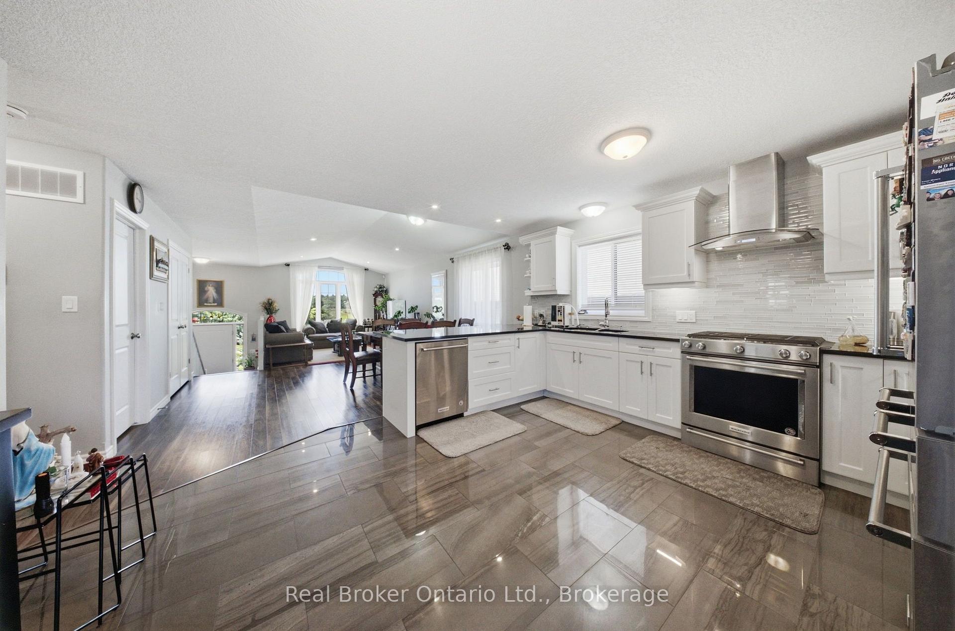 Photo 15 of 360 Dover Avenue, Norfolk, Port Dover — HOMEH