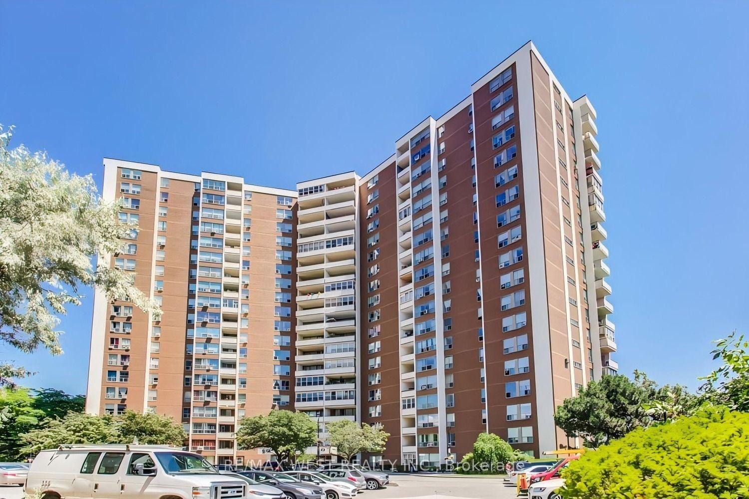 Photo 1 of Unit 805, 60 Pavane Linkway, Toronto, Flemingdon Park — HOMEH