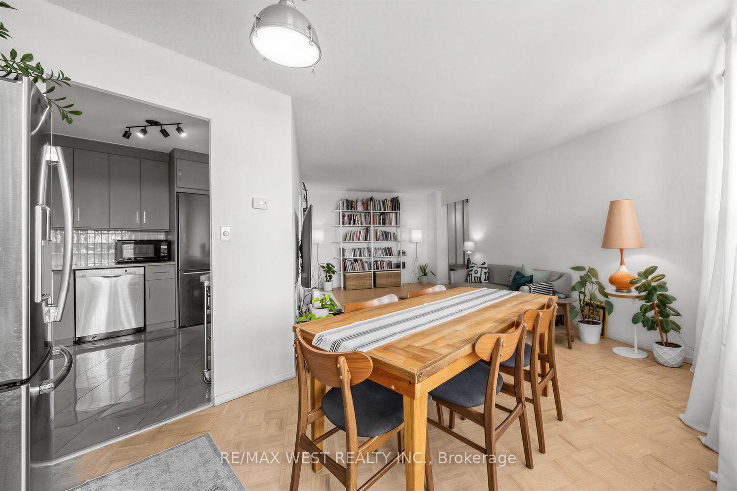 Photo 12 of Unit 805, 60 Pavane Linkway, Toronto, Flemingdon Park — HOMEH