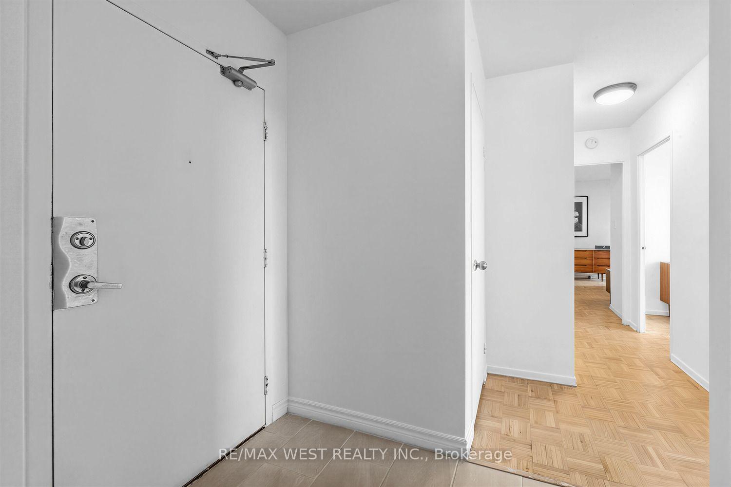 Photo 14 of Unit 805, 60 Pavane Linkway, Toronto, Flemingdon Park — HOMEH