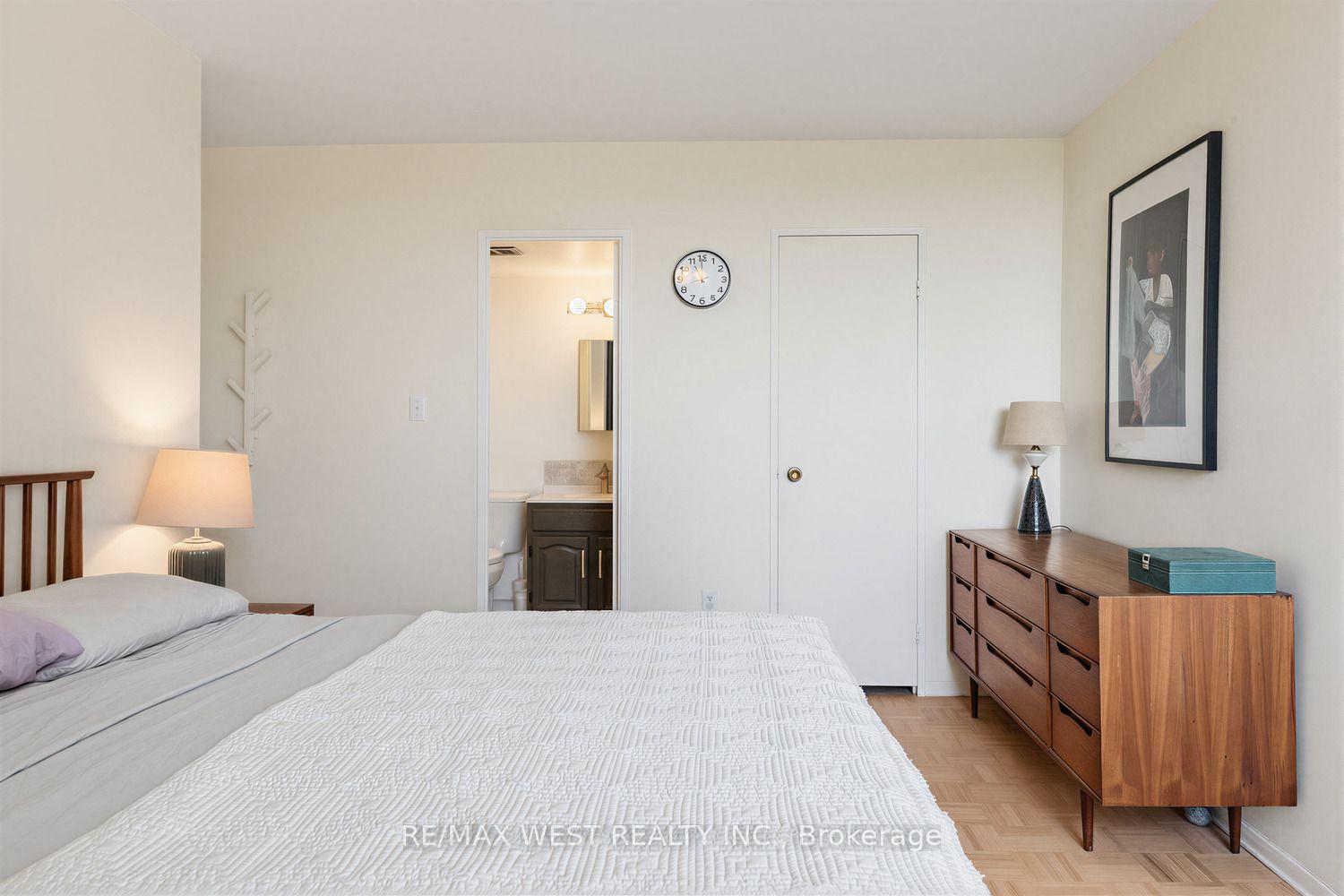 Photo 16 of Unit 805, 60 Pavane Linkway, Toronto, Flemingdon Park — HOMEH
