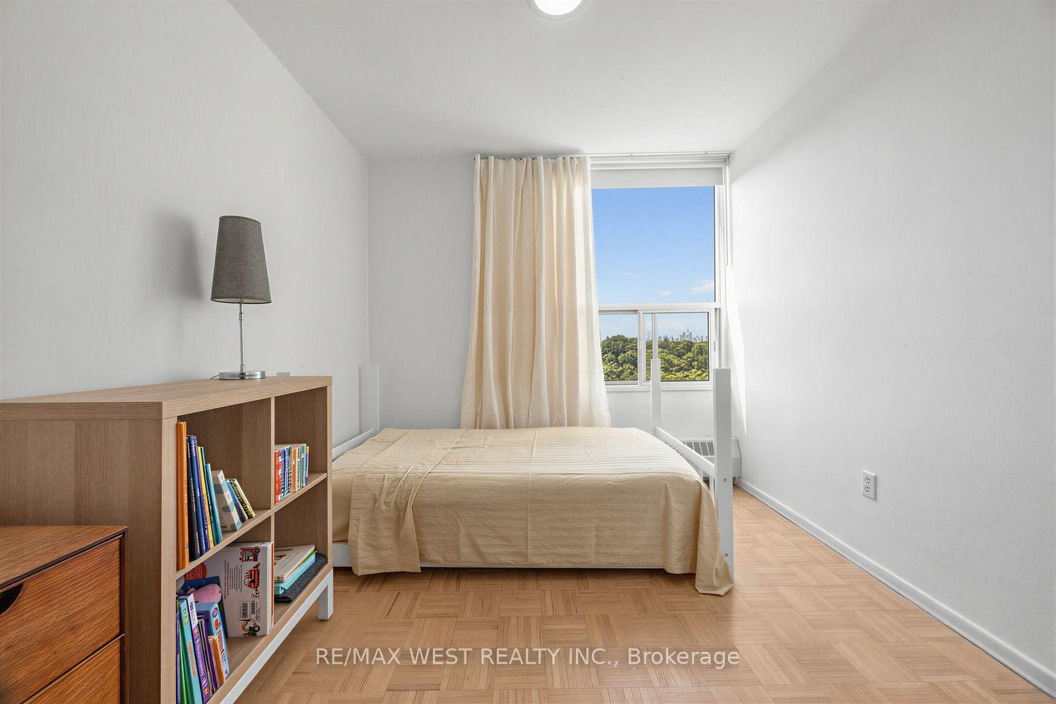 Photo 18 of Unit 805, 60 Pavane Linkway, Toronto, Flemingdon Park — HOMEH