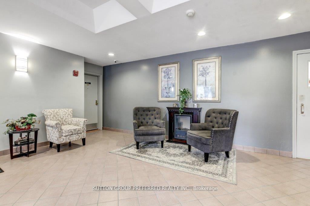 Photo 3 of Unit 202, 860 Commissioners Road E, London, South H — HOMEH
