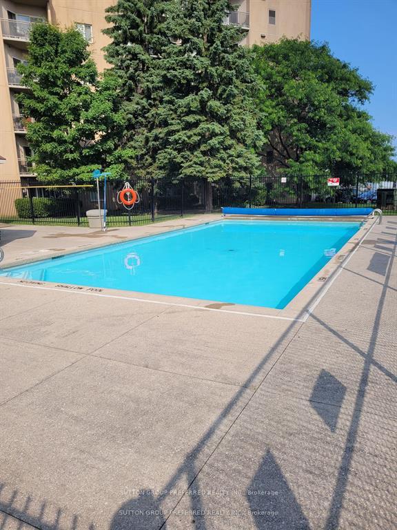 Photo 14 of Unit 202, 860 Commissioners Road E, London, South H — HOMEH