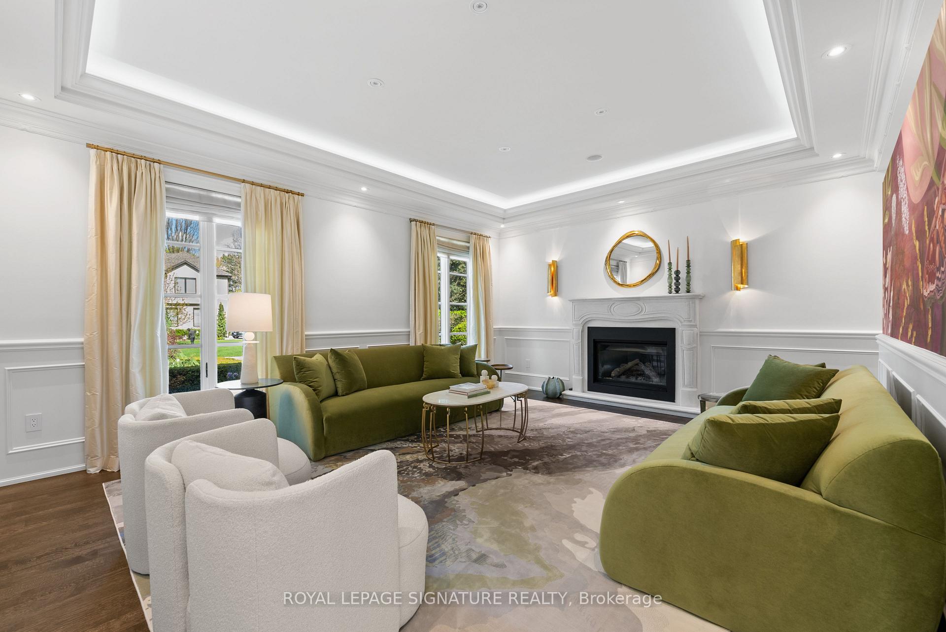 Photo 9 of 2 Spirea Court, Markham, Bayview Glen — HOMEH