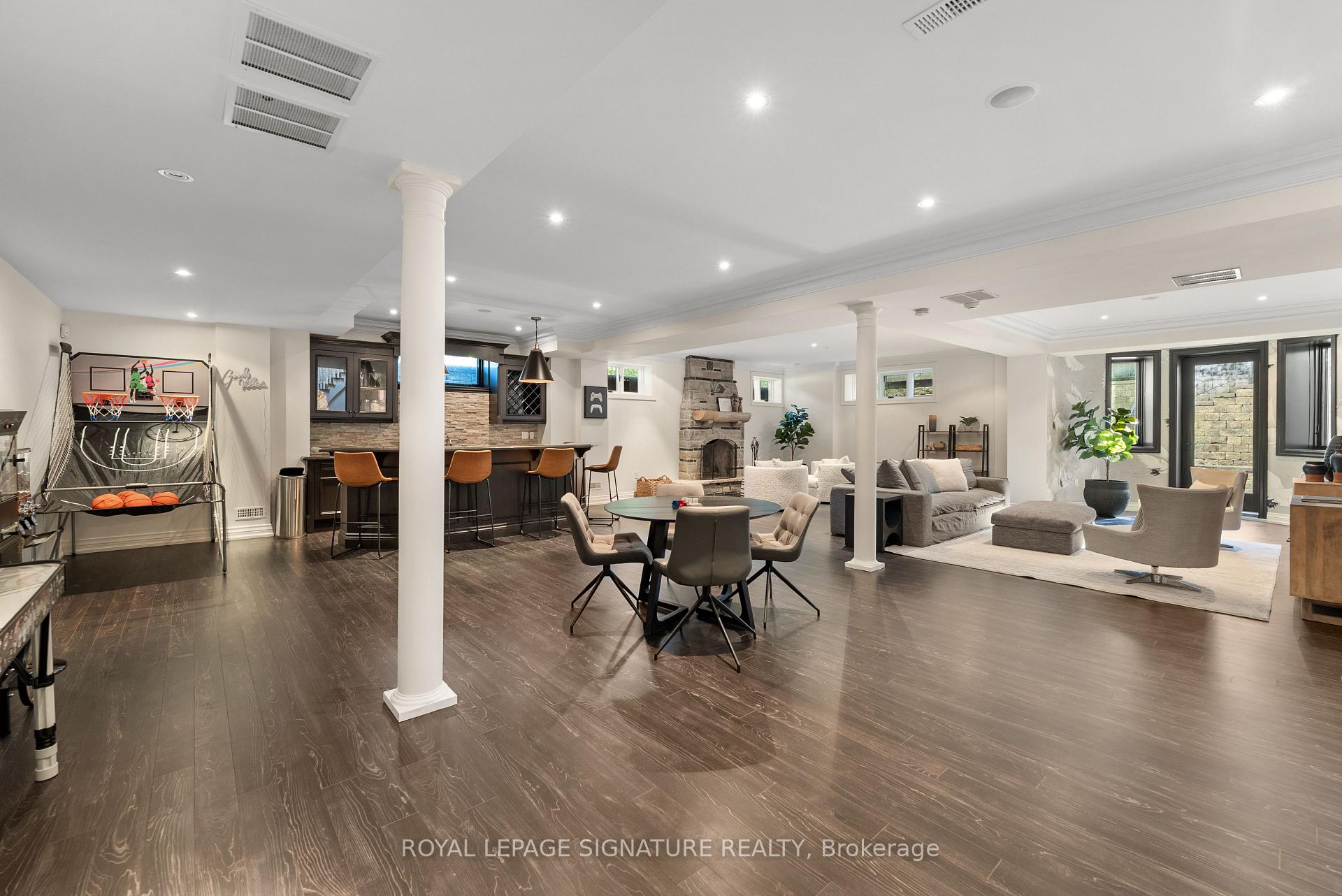 Photo 38 of 2 Spirea Court, Markham, Bayview Glen — HOMEH