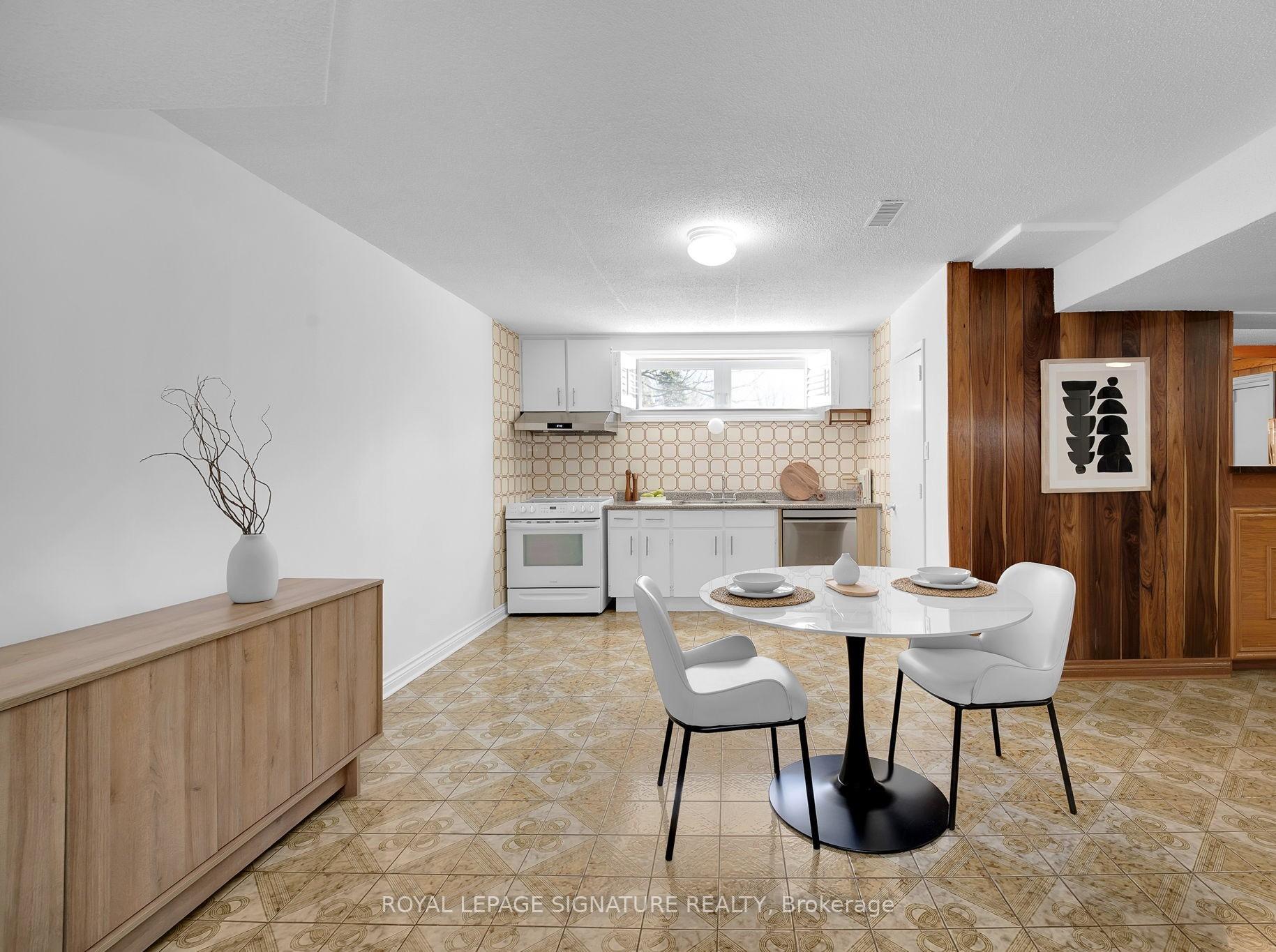 Photo 5 of Unit Lower, 49 Sylvadene Parkway, Vaughan, East Woodbridge — HOMEH
