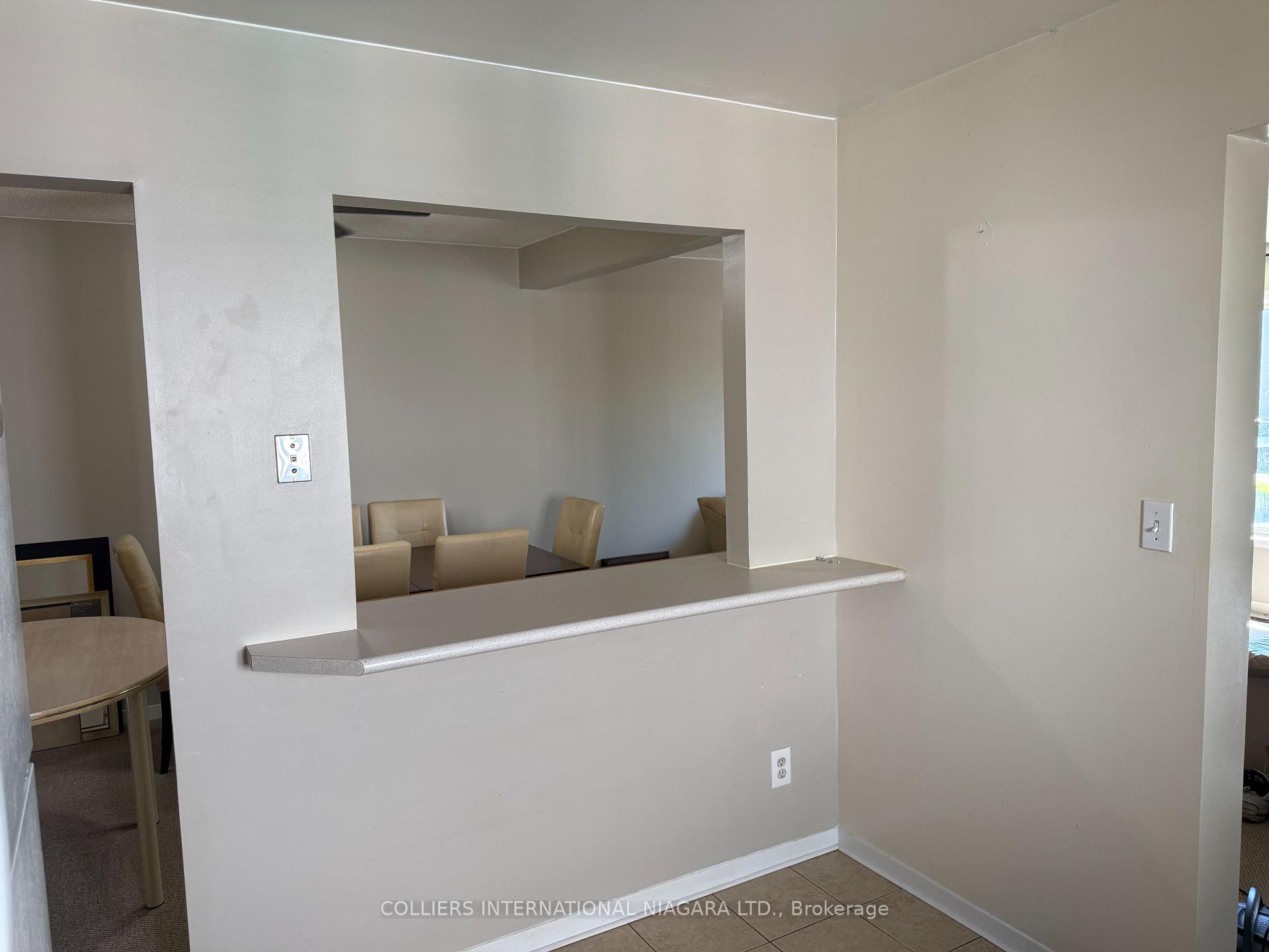Photo 7 of 7669 Trackview Street, Niagara Falls, Ascot — HOMEH