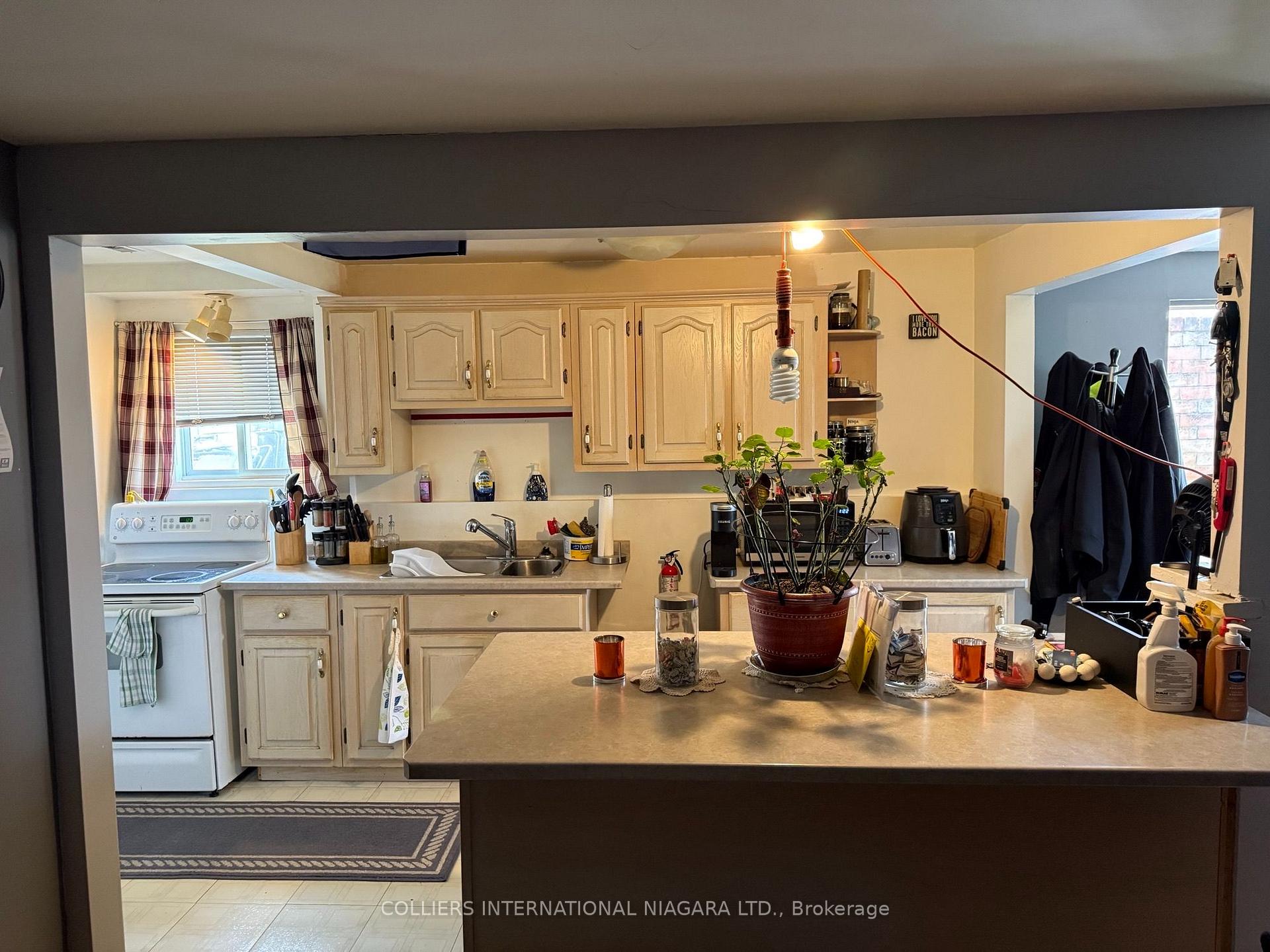 Photo 21 of 7669 Trackview Street, Niagara Falls, Ascot — HOMEH