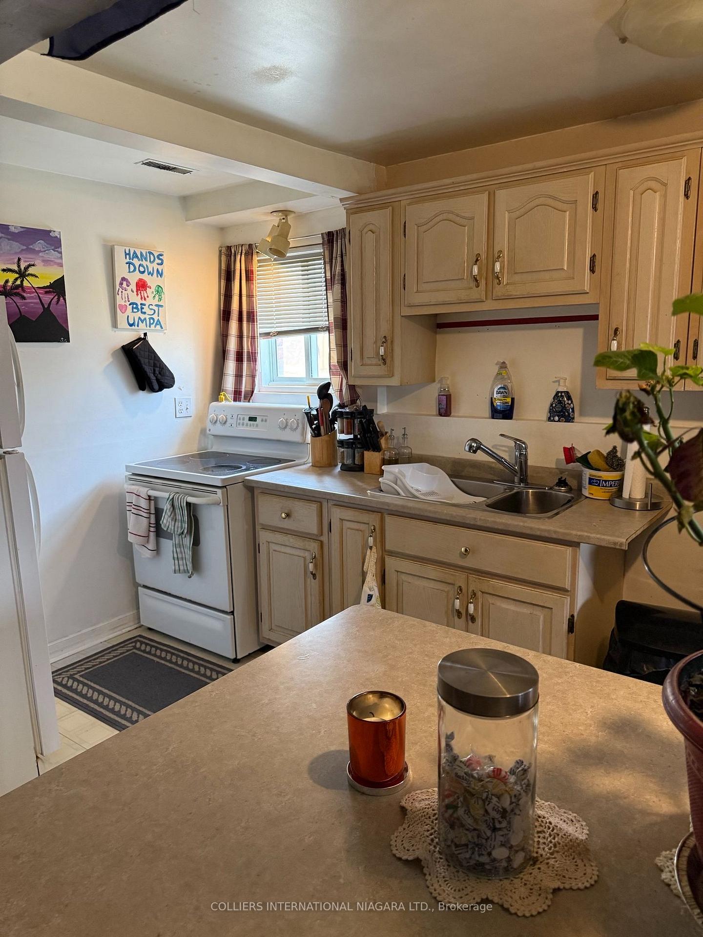 Photo 22 of 7669 Trackview Street, Niagara Falls, Ascot — HOMEH