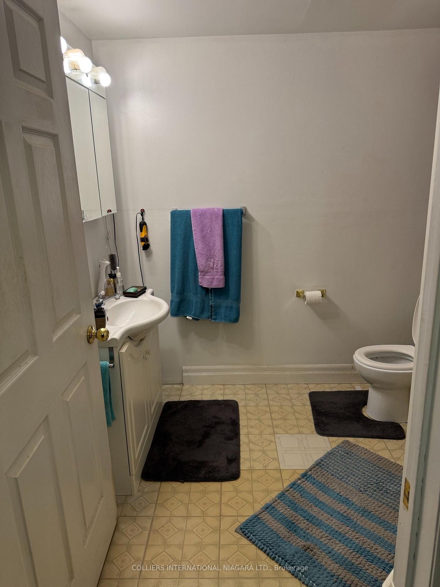 Photo 27 of 7669 Trackview Street, Niagara Falls, Ascot — HOMEH